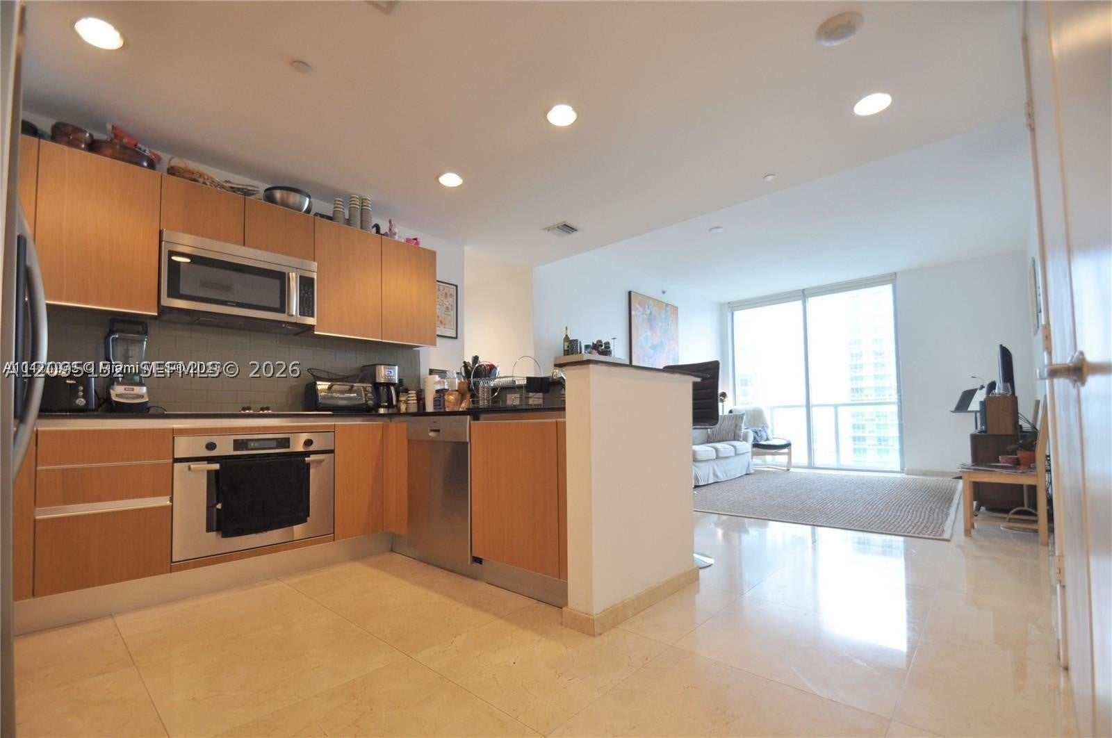 1060 Brickell Ave 3111