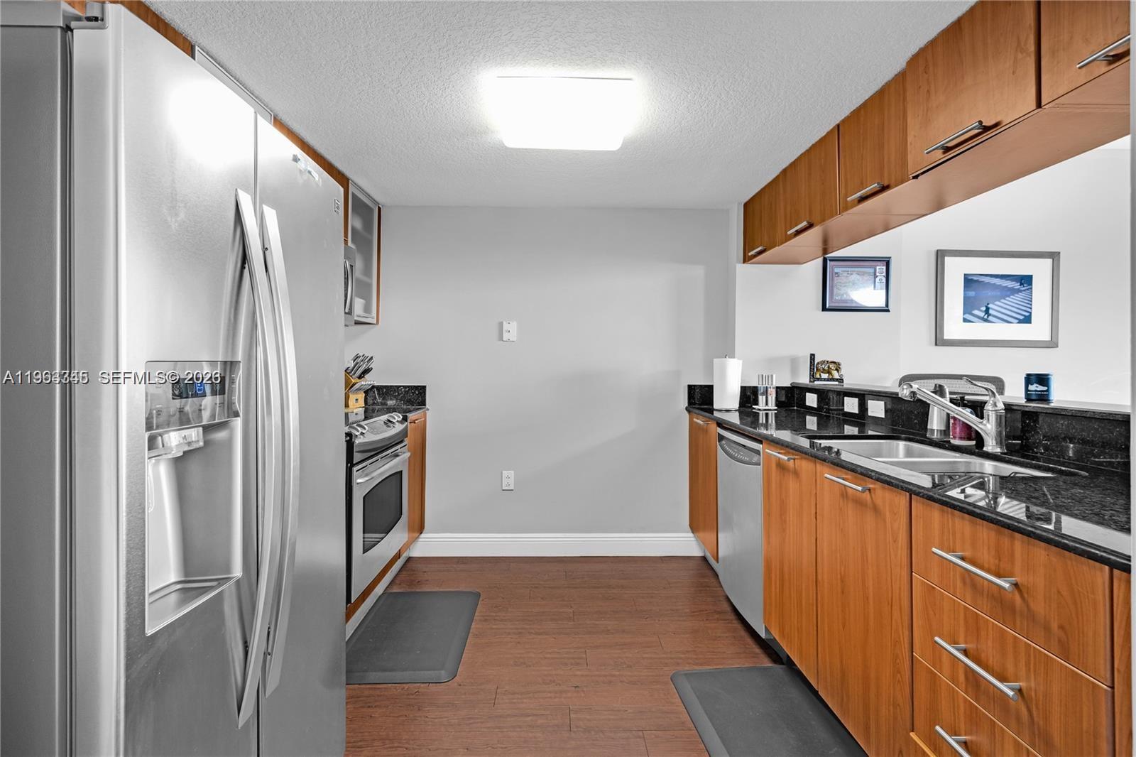 1800 N Bayshore Dr 3406