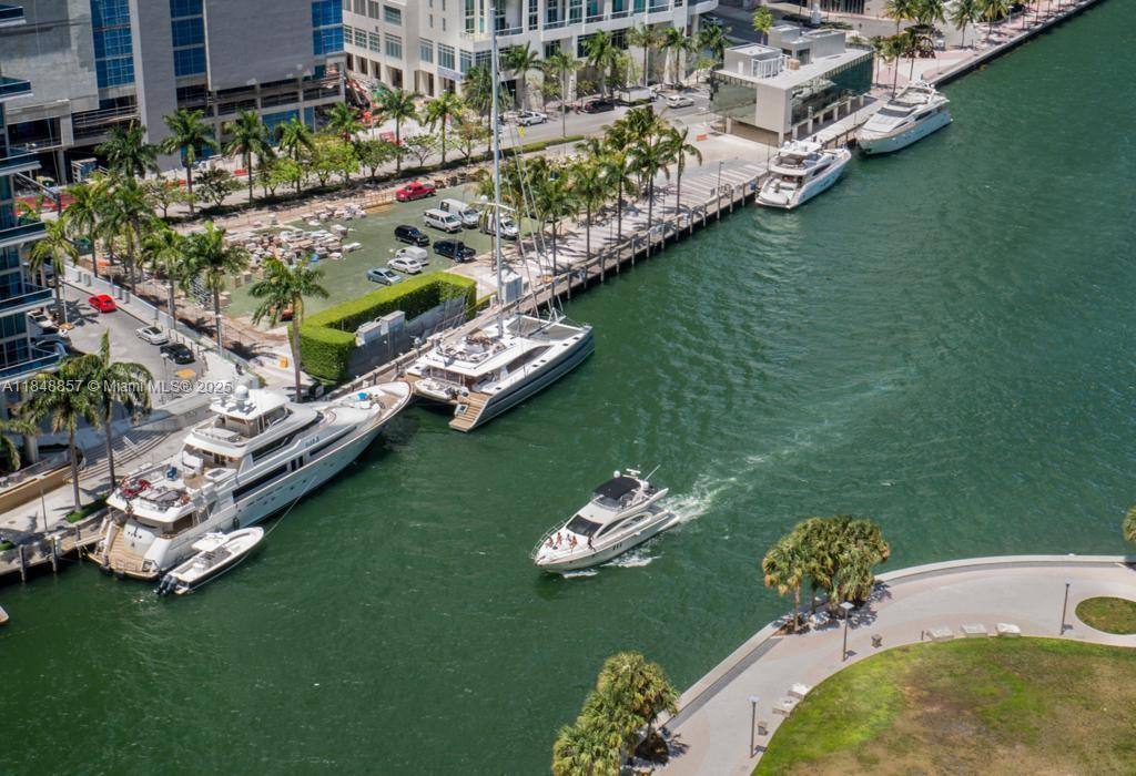 Enjoy breathtaking water views from this spacious 1 bed / 1 bath furnished unit on the 37th floor of Icon Brickell. Features include tile flooring, Sub-Zero & Wolf appliances, wood cabinetry, and limestone countertops in the kitchen and bath. Washer & dryer in-unit. Ideal for end-users or investors—short and long-term rentals are allowed. Icon Brickell offers world-class amenities: 5-star pool, spa, water lounge, gym, sauna, movie theater, game room, valet, 24-hr concierge, and more. Walk to Brickell City Centre and top dining.