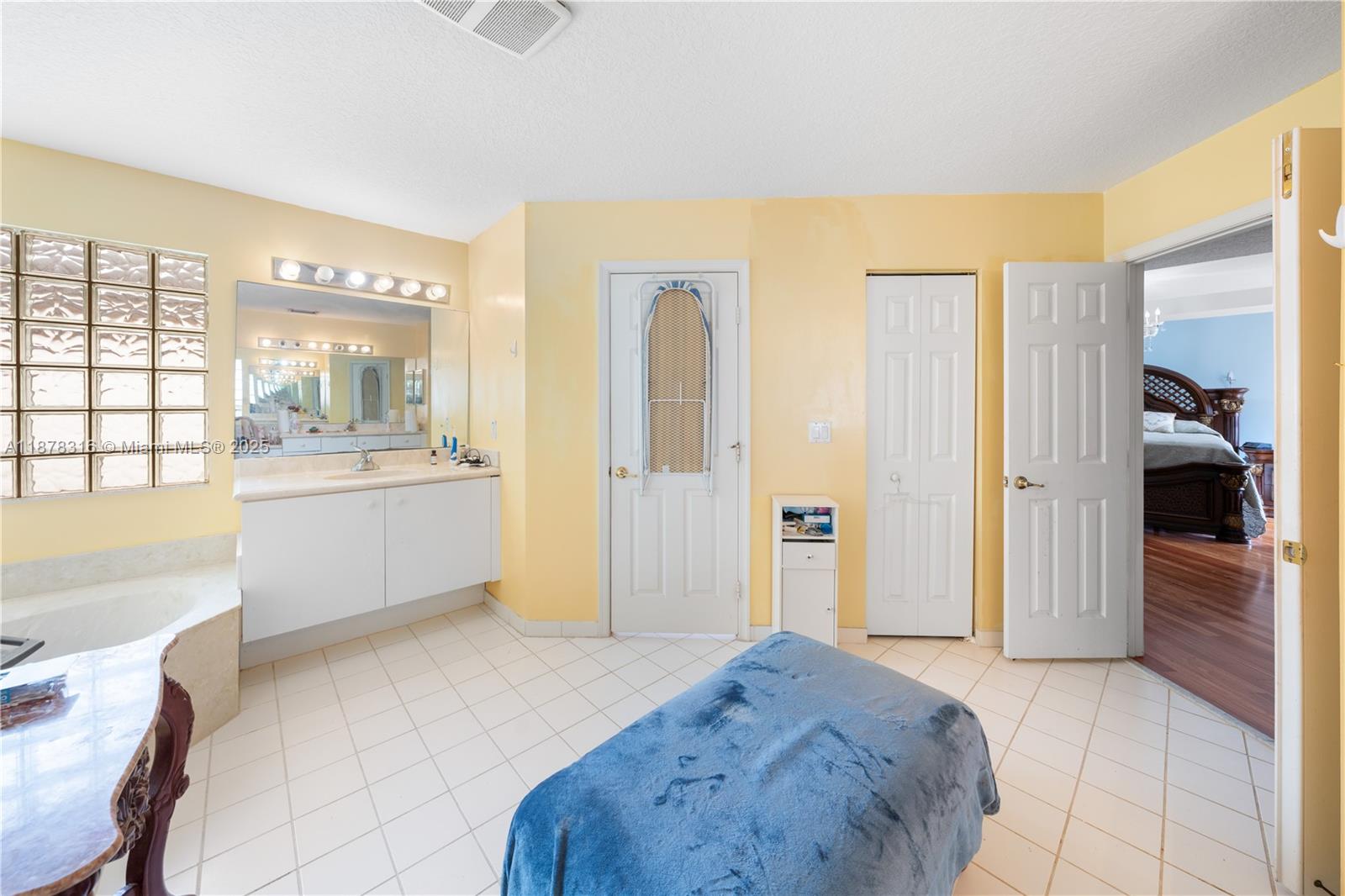 HEFTLER HOMES AT PEMBROKE - Residential