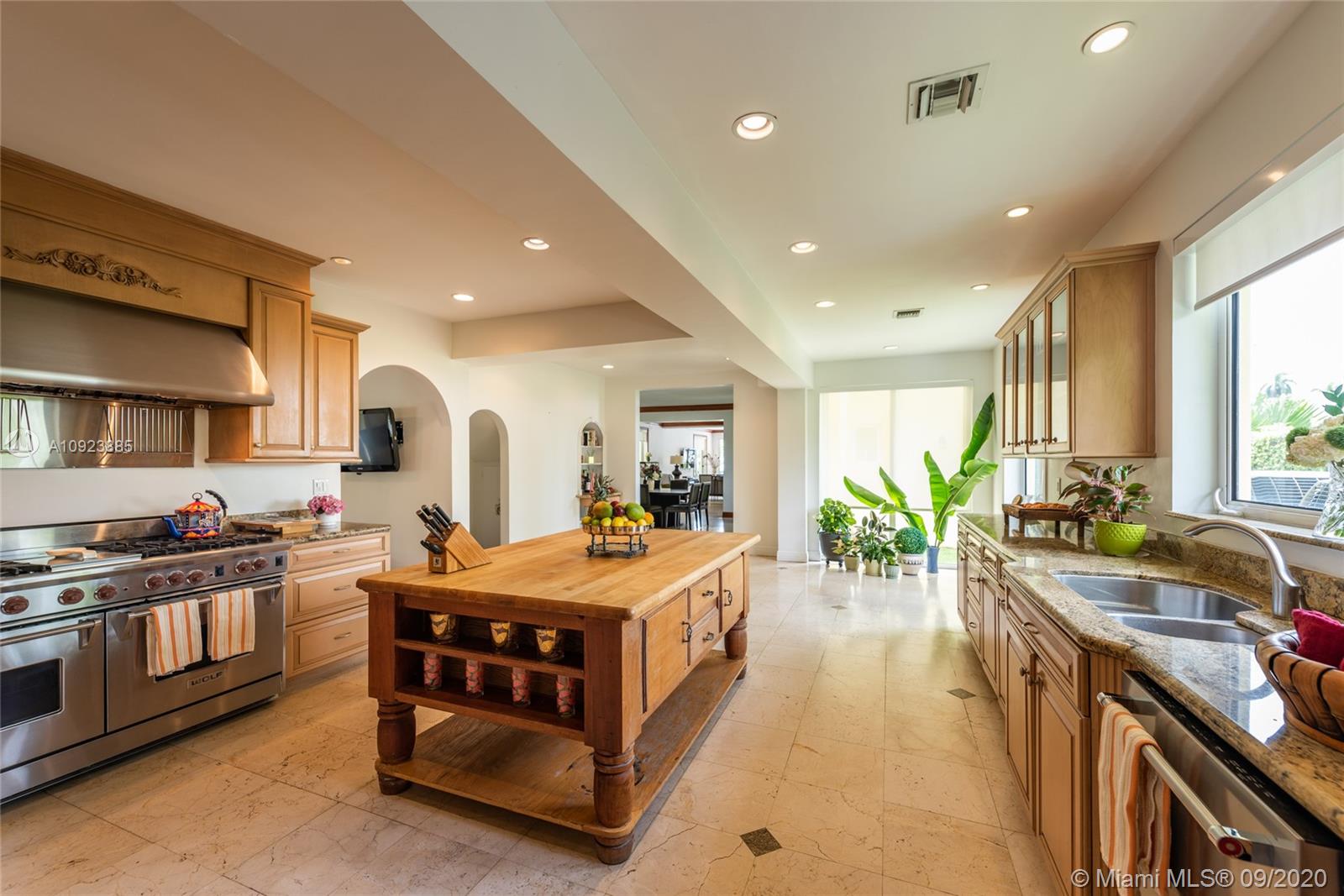 SUNSET ISLANDS-ISLAND NO - Residential