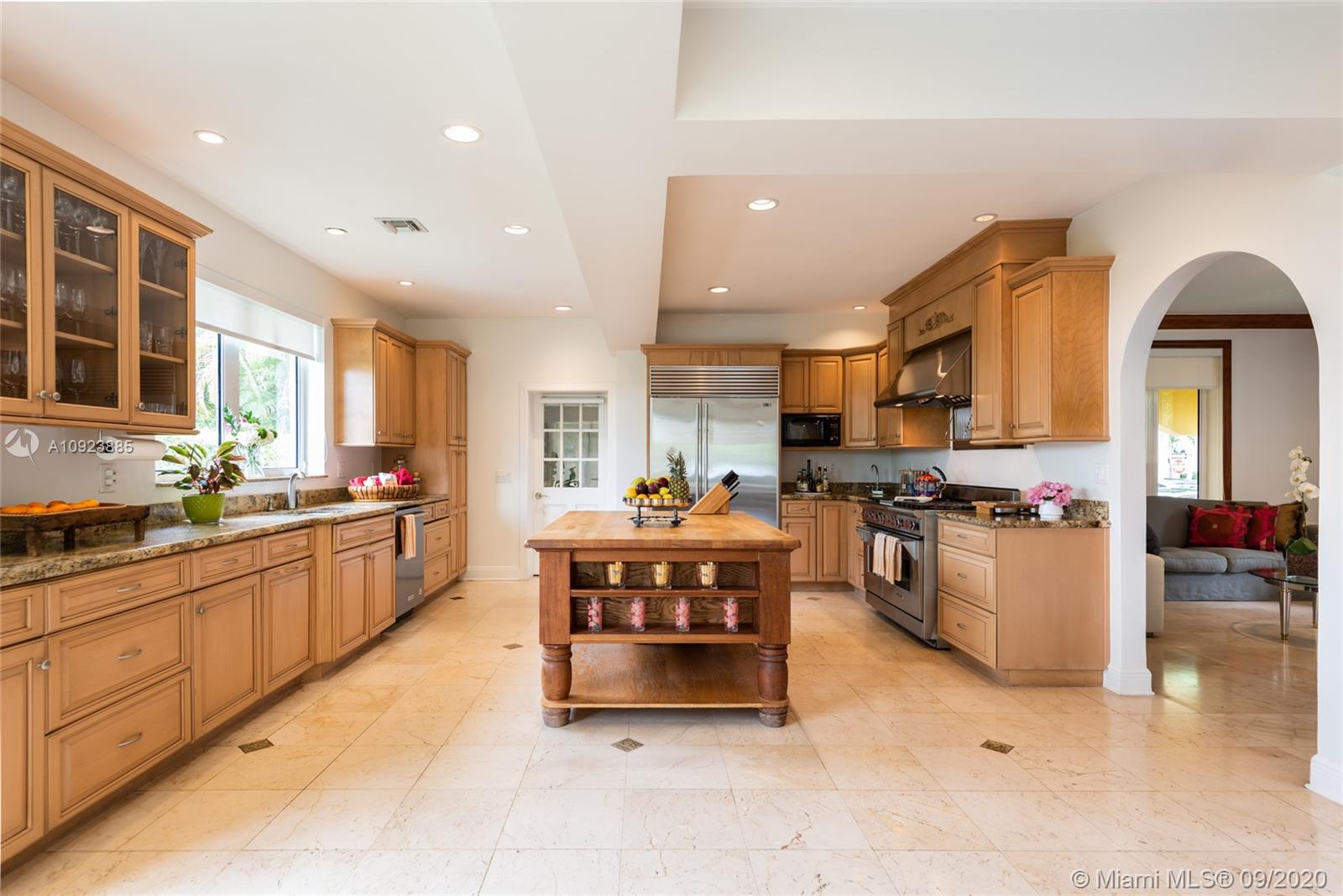 SUNSET ISLANDS-ISLAND NO - Residential