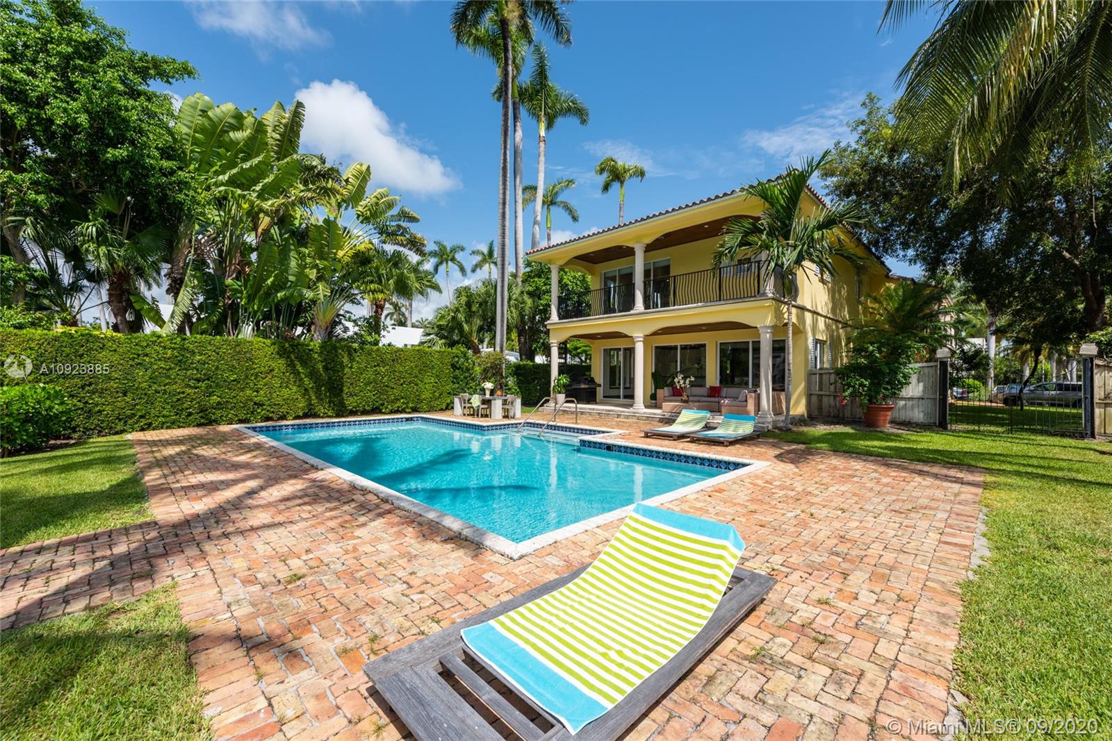 SUNSET ISLANDS-ISLAND NO - Residential