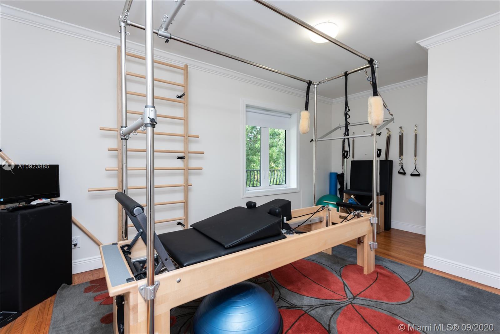 SUNSET ISLANDS-ISLAND NO - Residential