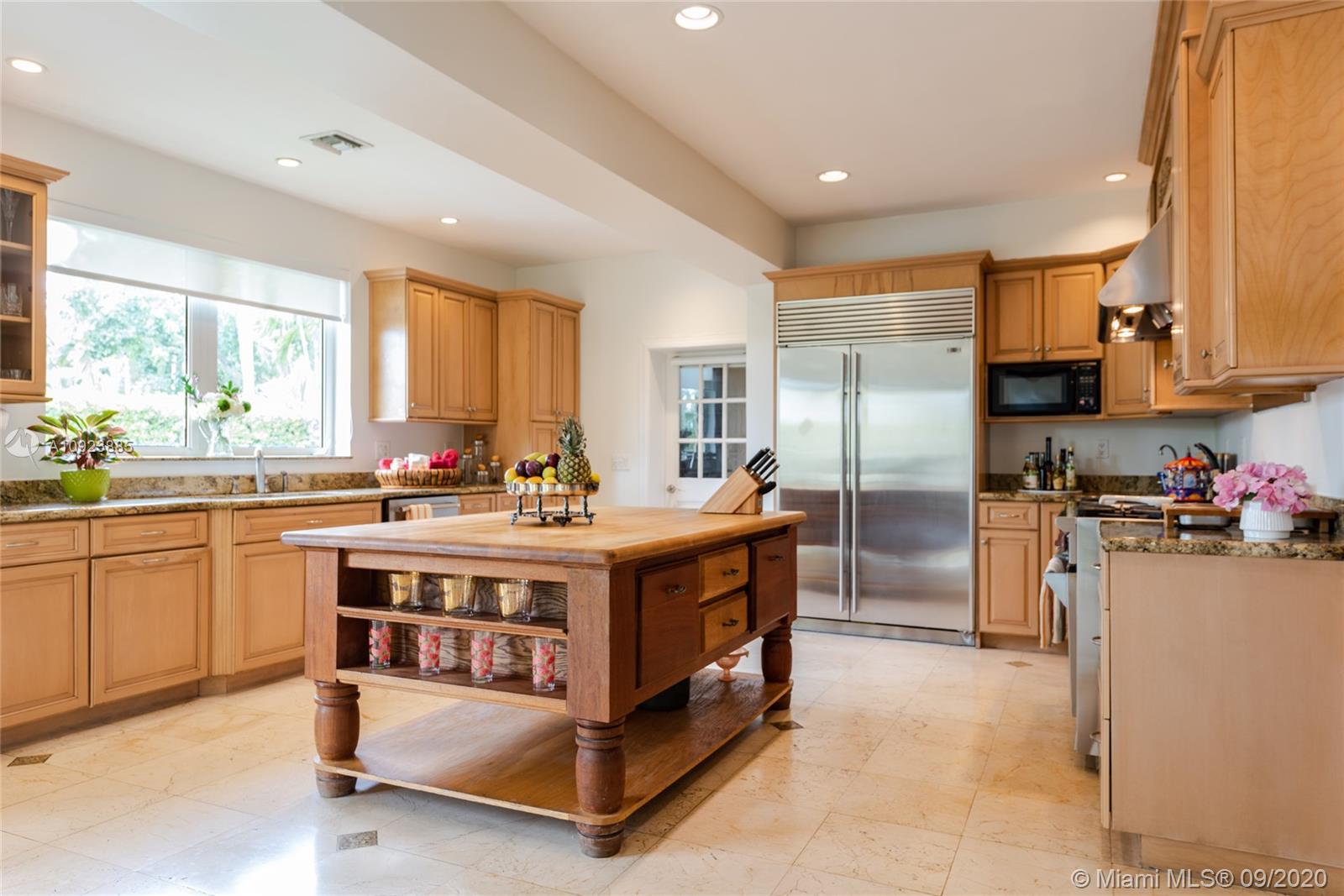 SUNSET ISLANDS-ISLAND NO - Residential