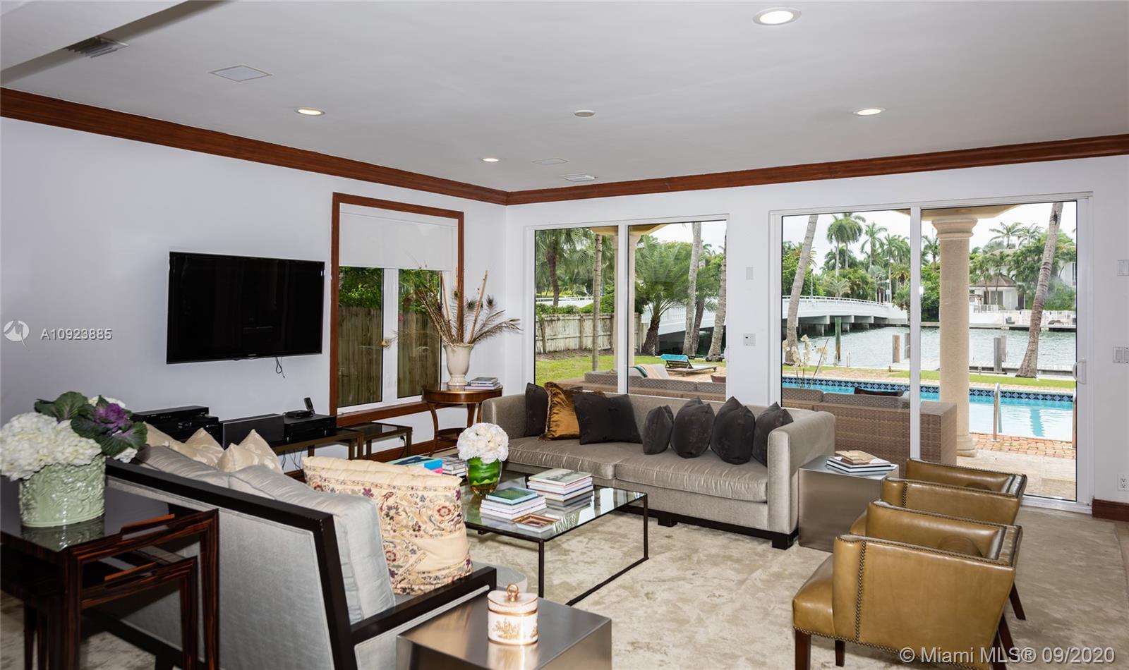 SUNSET ISLANDS-ISLAND NO - Residential