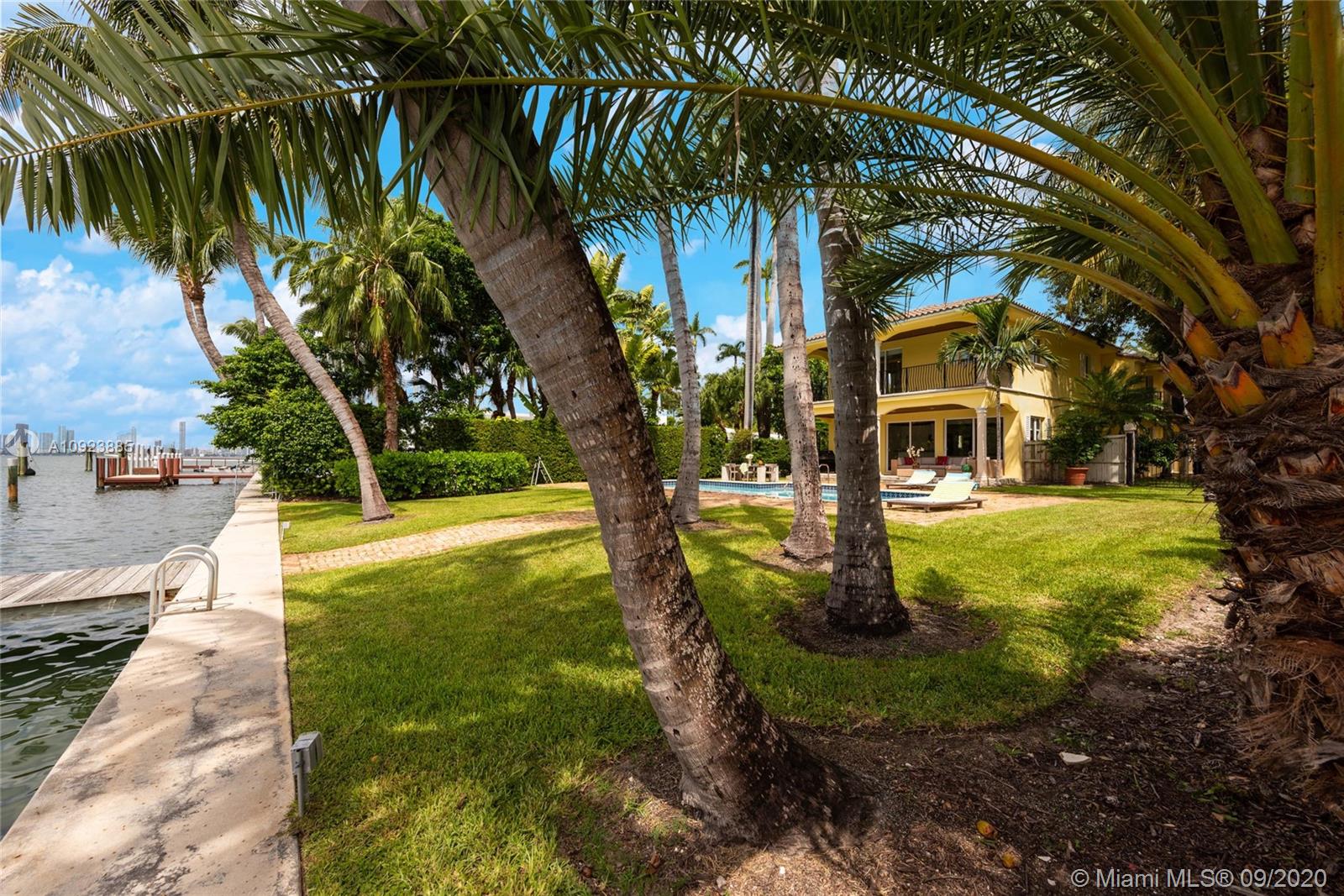 SUNSET ISLANDS-ISLAND NO - Residential