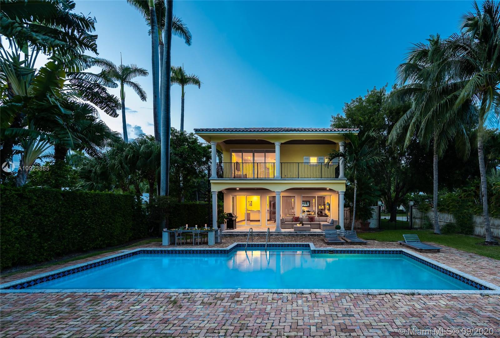 SUNSET ISLANDS-ISLAND NO - Residential