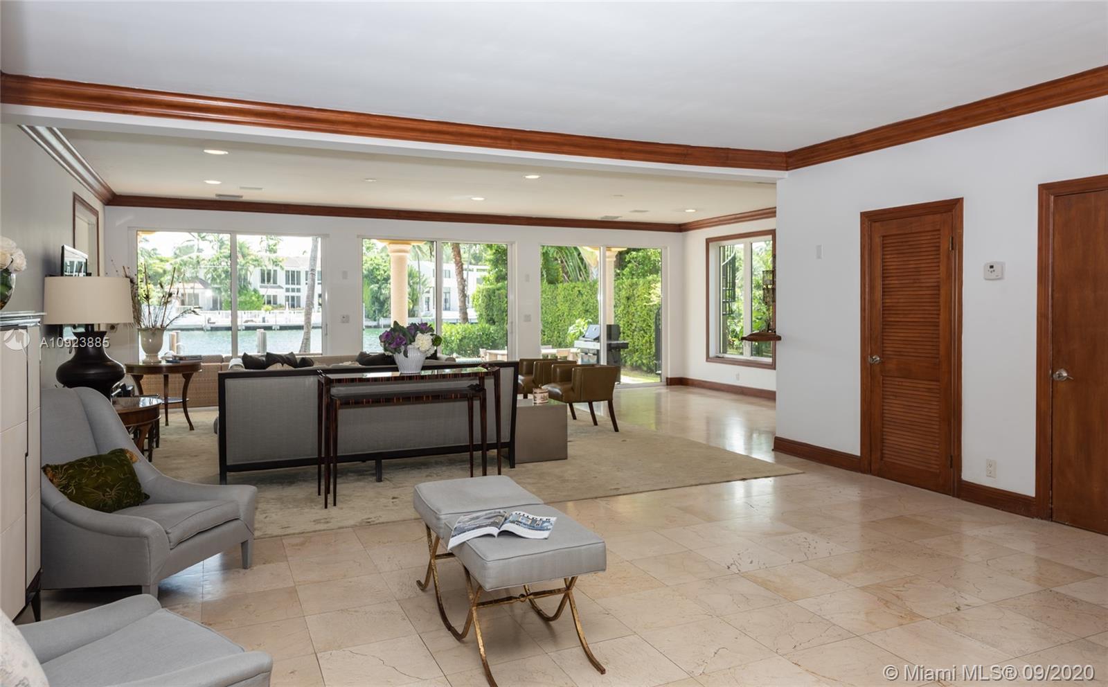 SUNSET ISLANDS-ISLAND NO - Residential