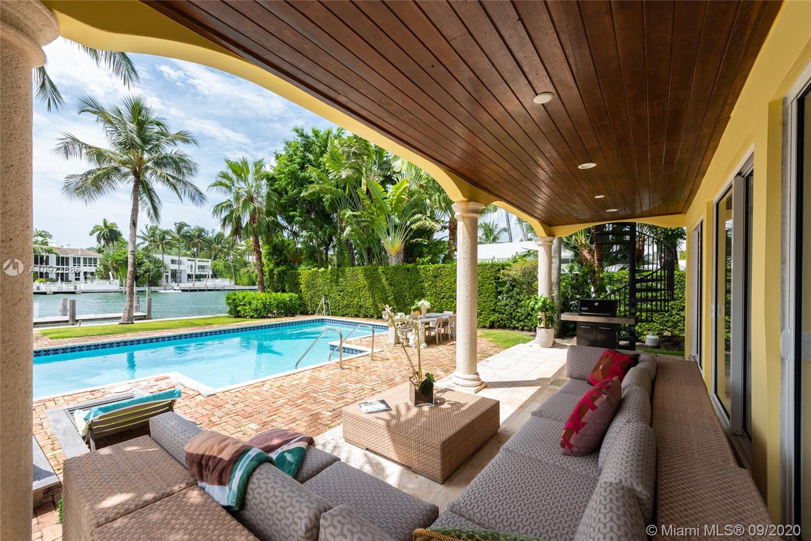 SUNSET ISLANDS-ISLAND NO - Residential