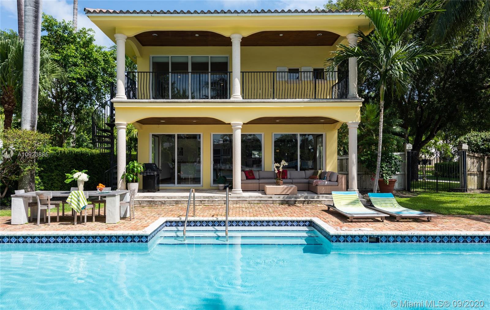 SUNSET ISLANDS-ISLAND NO - Residential