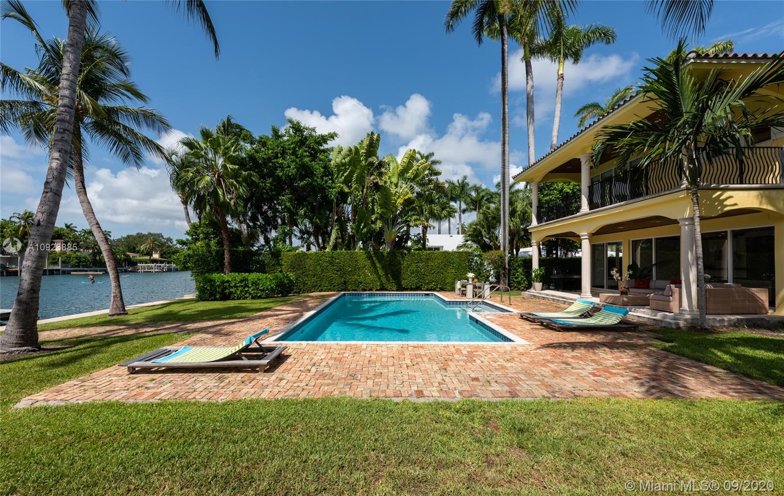 SUNSET ISLANDS-ISLAND NO - Residential