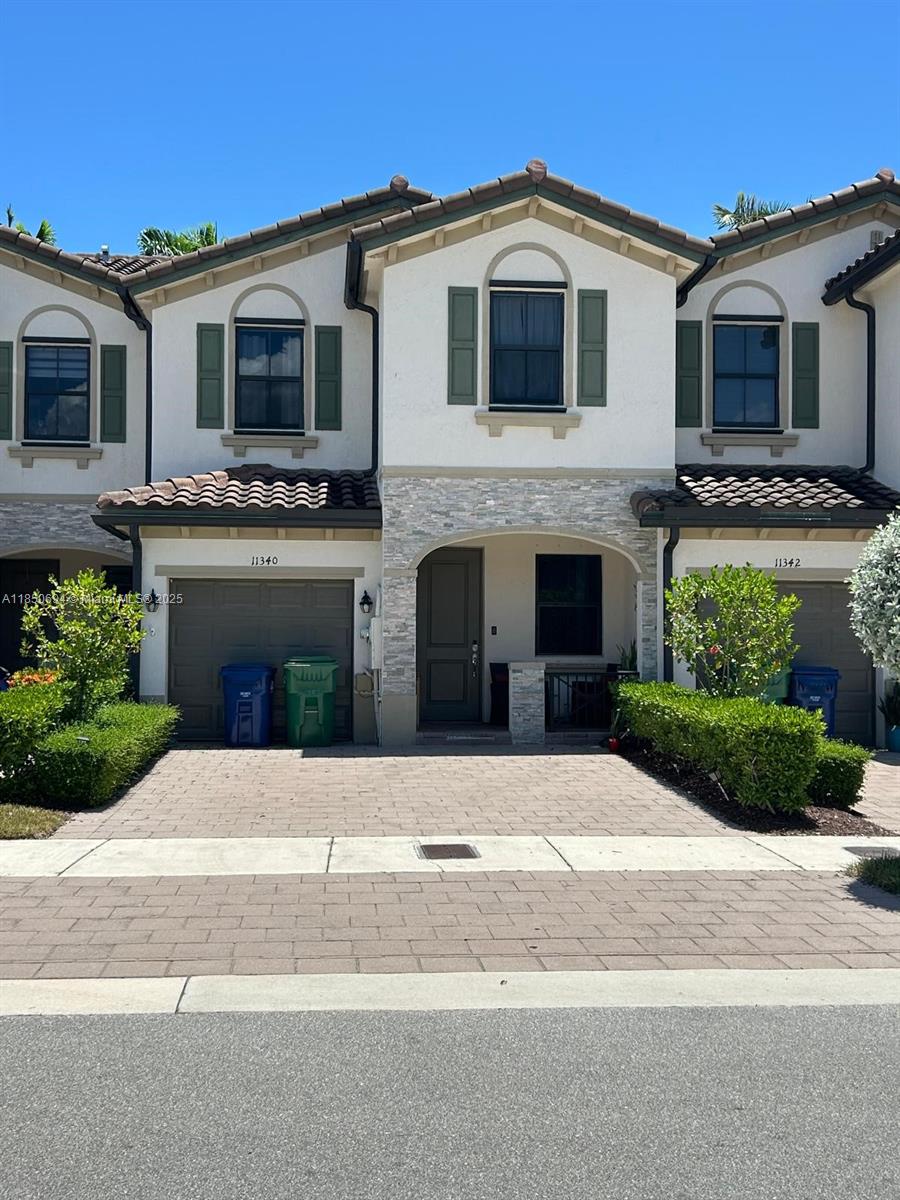 Beautiful Townhouse in the most desirable Isola Complex, centrally located within minutes of the turnpike, in an excellent gated community featuring a Gym, pool, dog park, and close to parks, schools, shopping centers, and Black Point Marina. Don't miss this opportunity - this is a must-see!