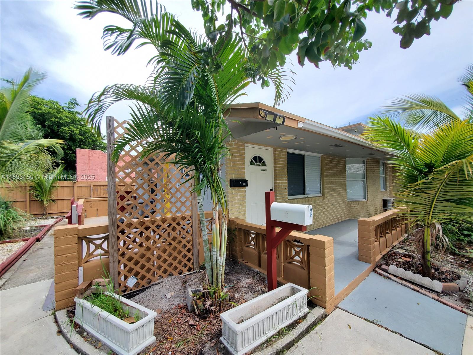 LAKE WORTH TOWN OF - Residential Income