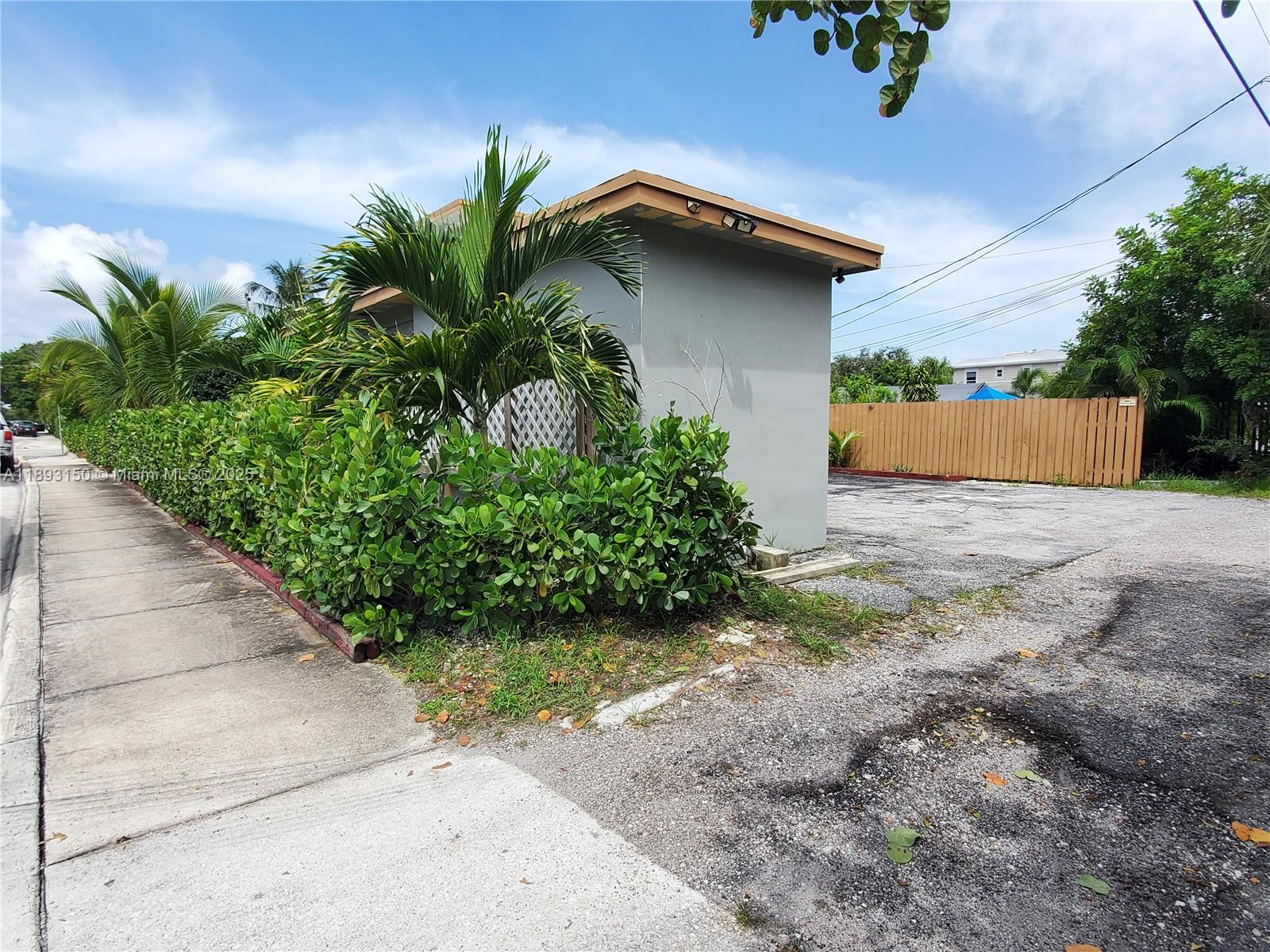 LAKE WORTH TOWN OF - Residential Income