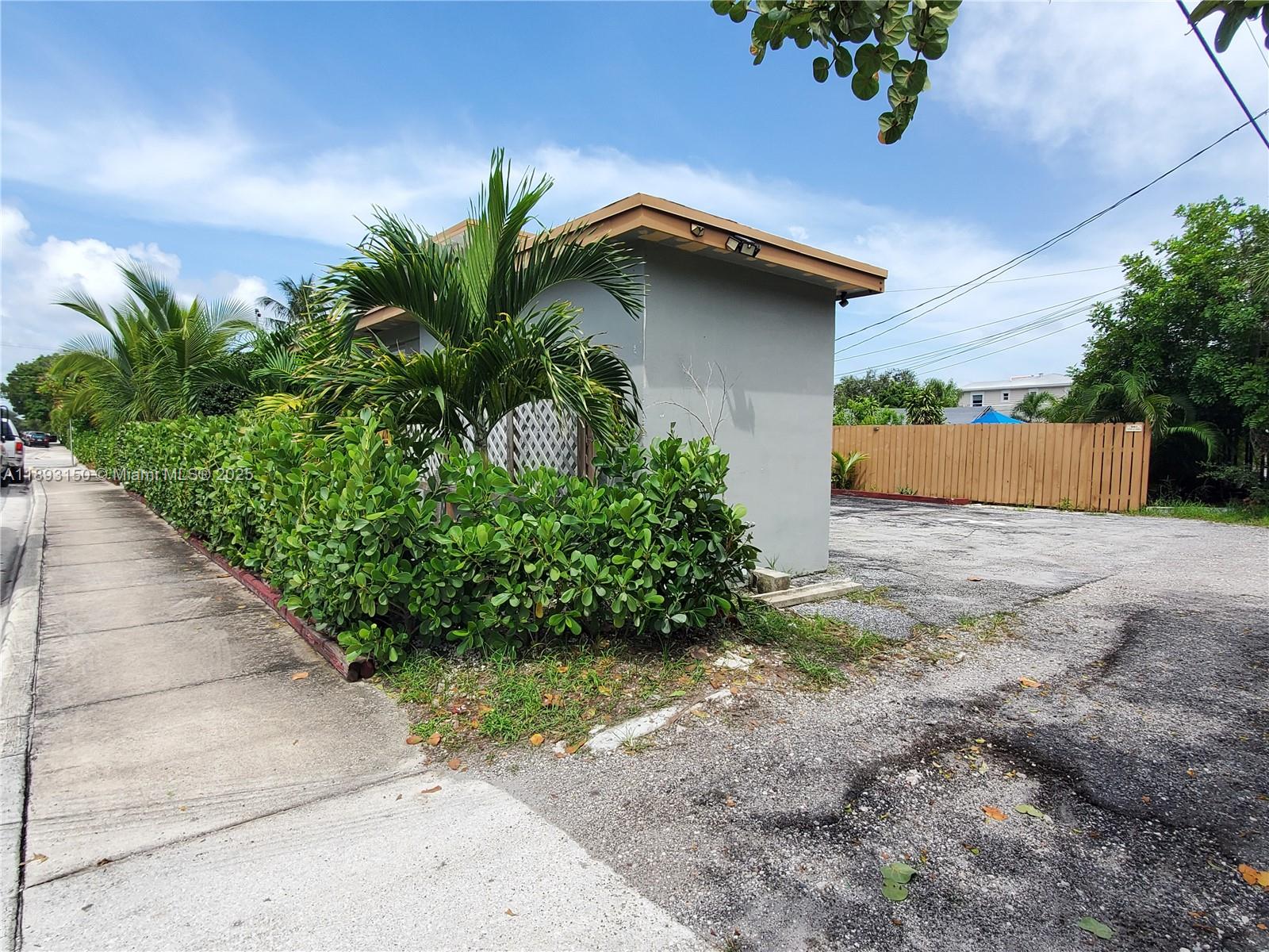 LAKE WORTH TOWN OF - Residential Income