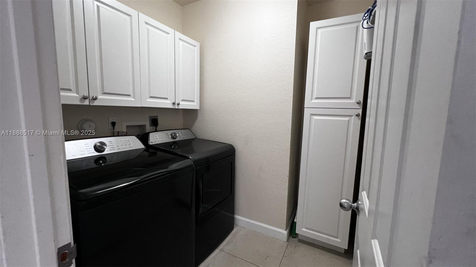 CUTLER CAY - Residential Lease