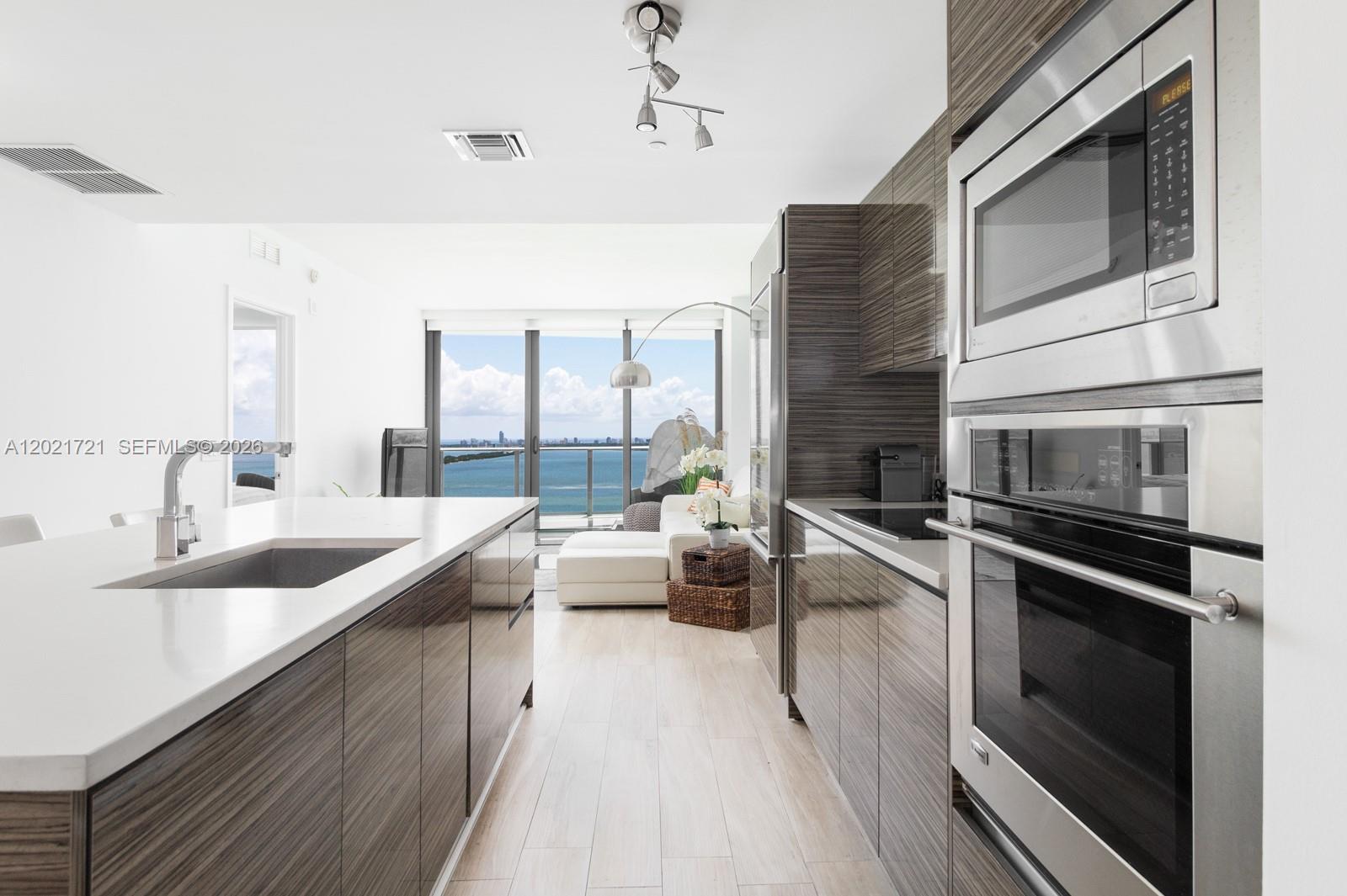 ICON BAY CONDOMINIUM - Residential