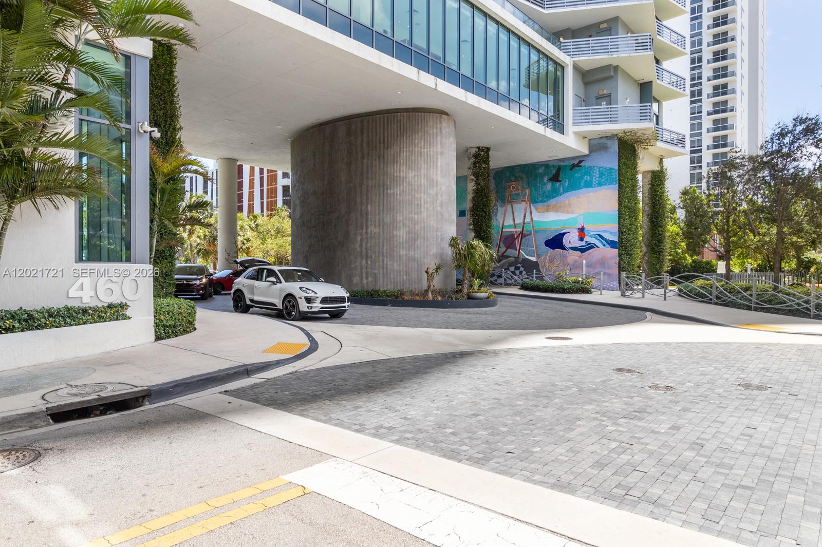 ICON BAY CONDOMINIUM - Residential