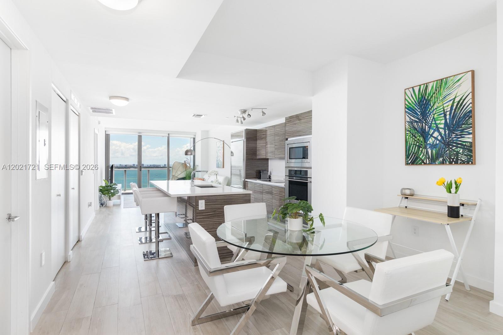 ICON BAY CONDOMINIUM - Residential