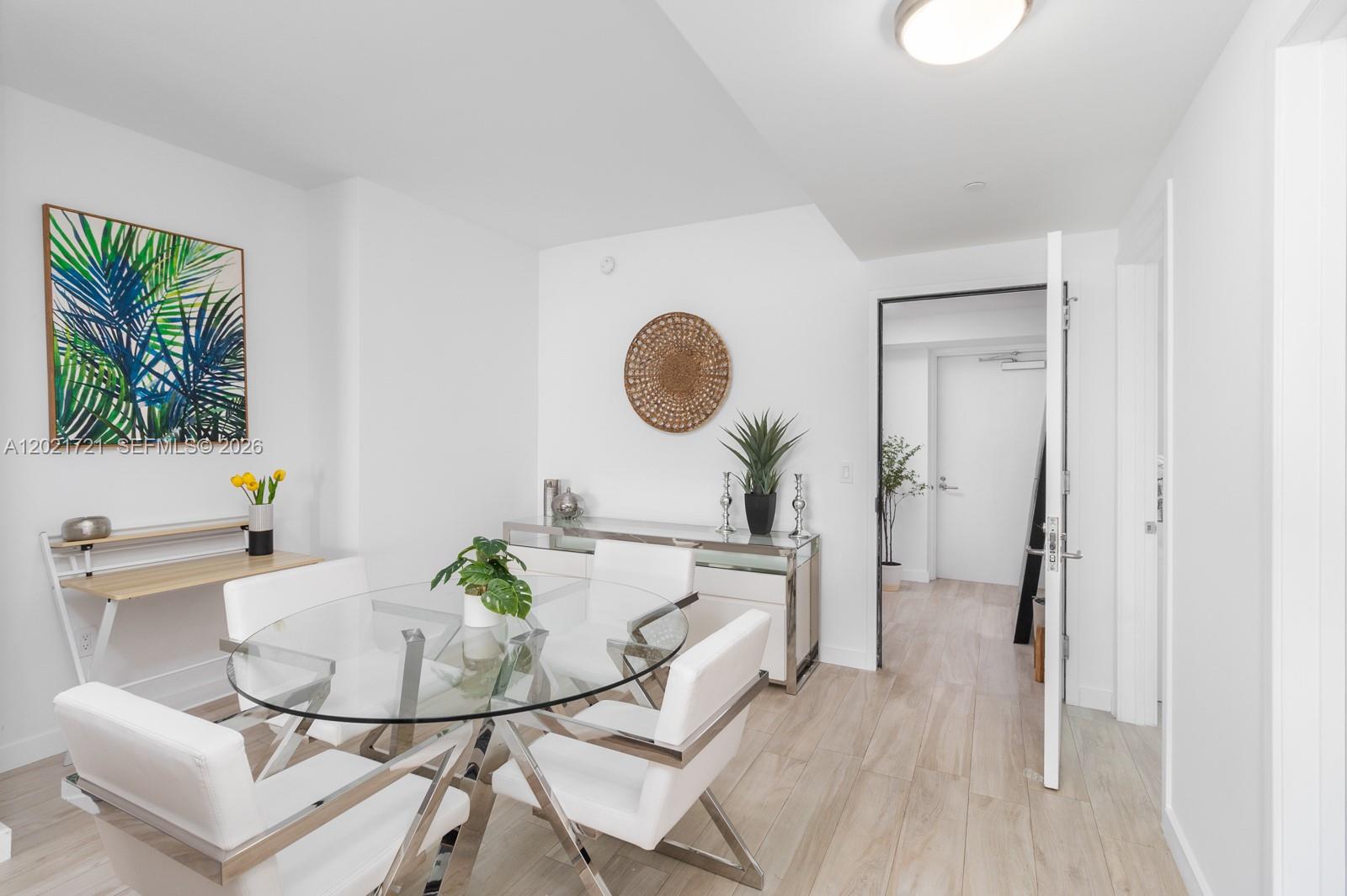 ICON BAY CONDOMINIUM - Residential