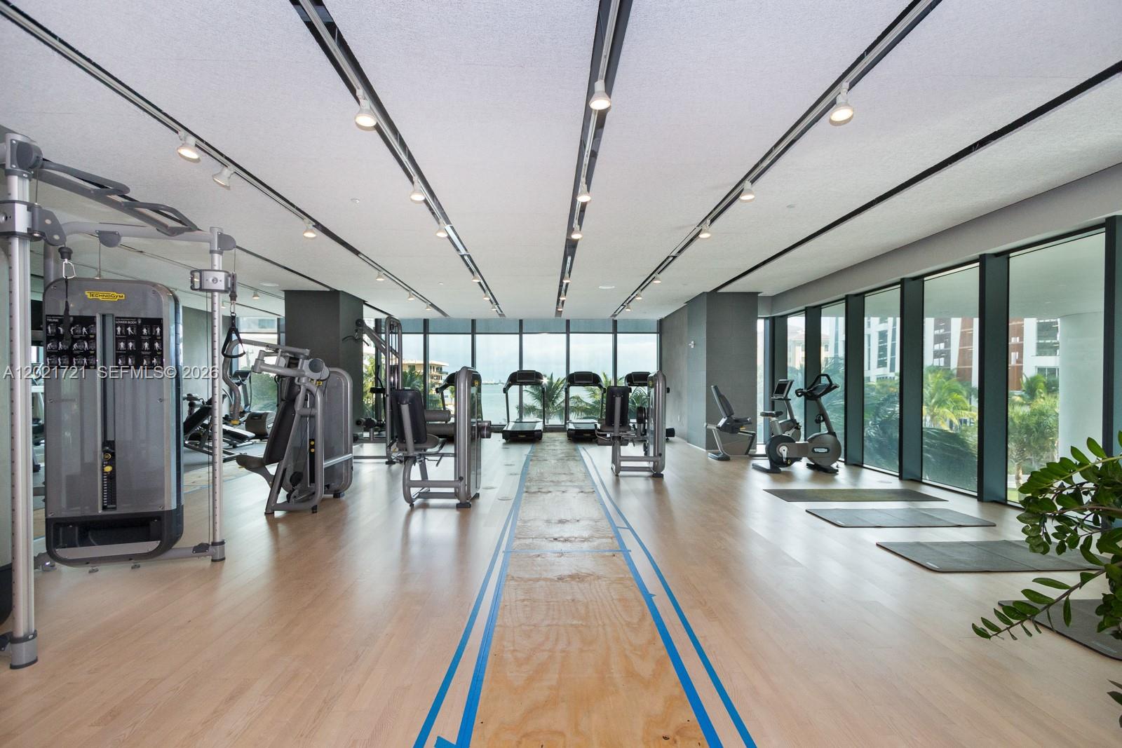 ICON BAY CONDOMINIUM - Residential