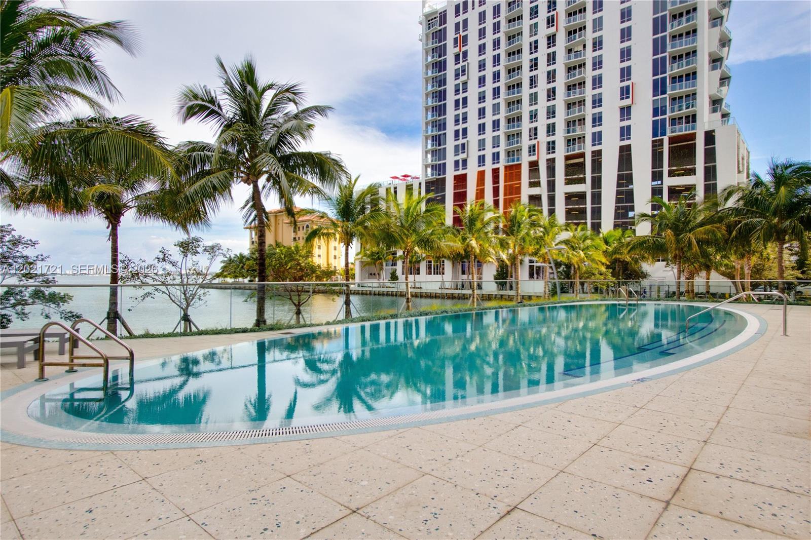ICON BAY CONDOMINIUM - Residential