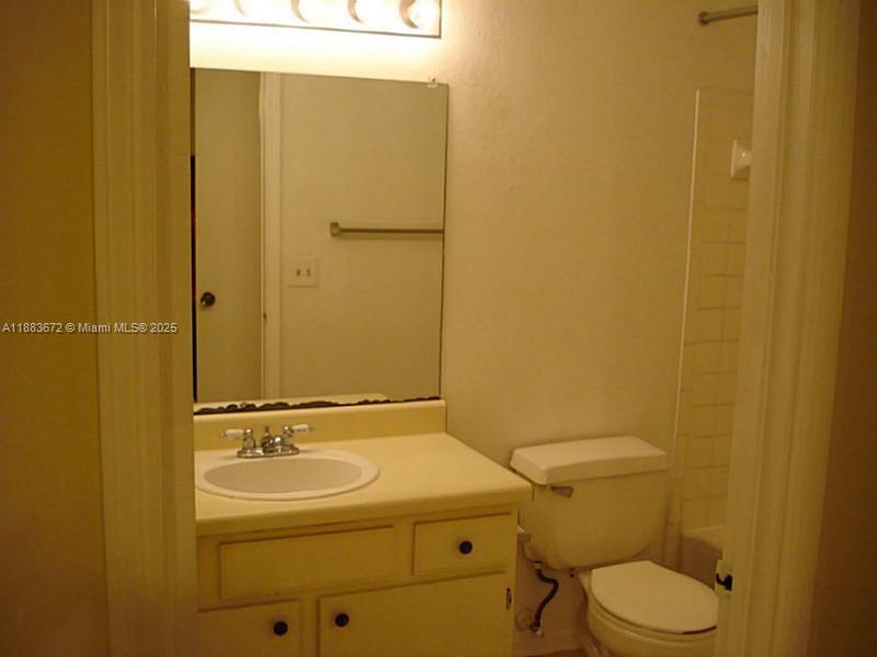 CORAL KEY CONDO - Residential Lease