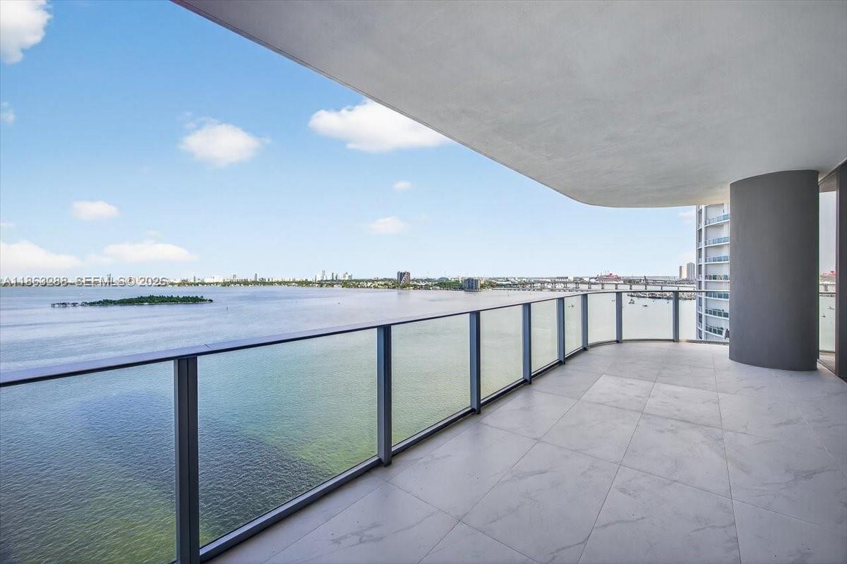 ARIA RESERVE - Residential