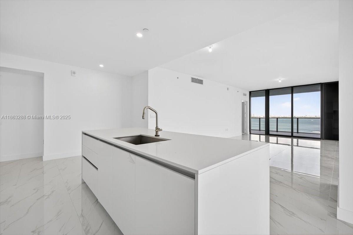 ARIA RESERVE - Residential