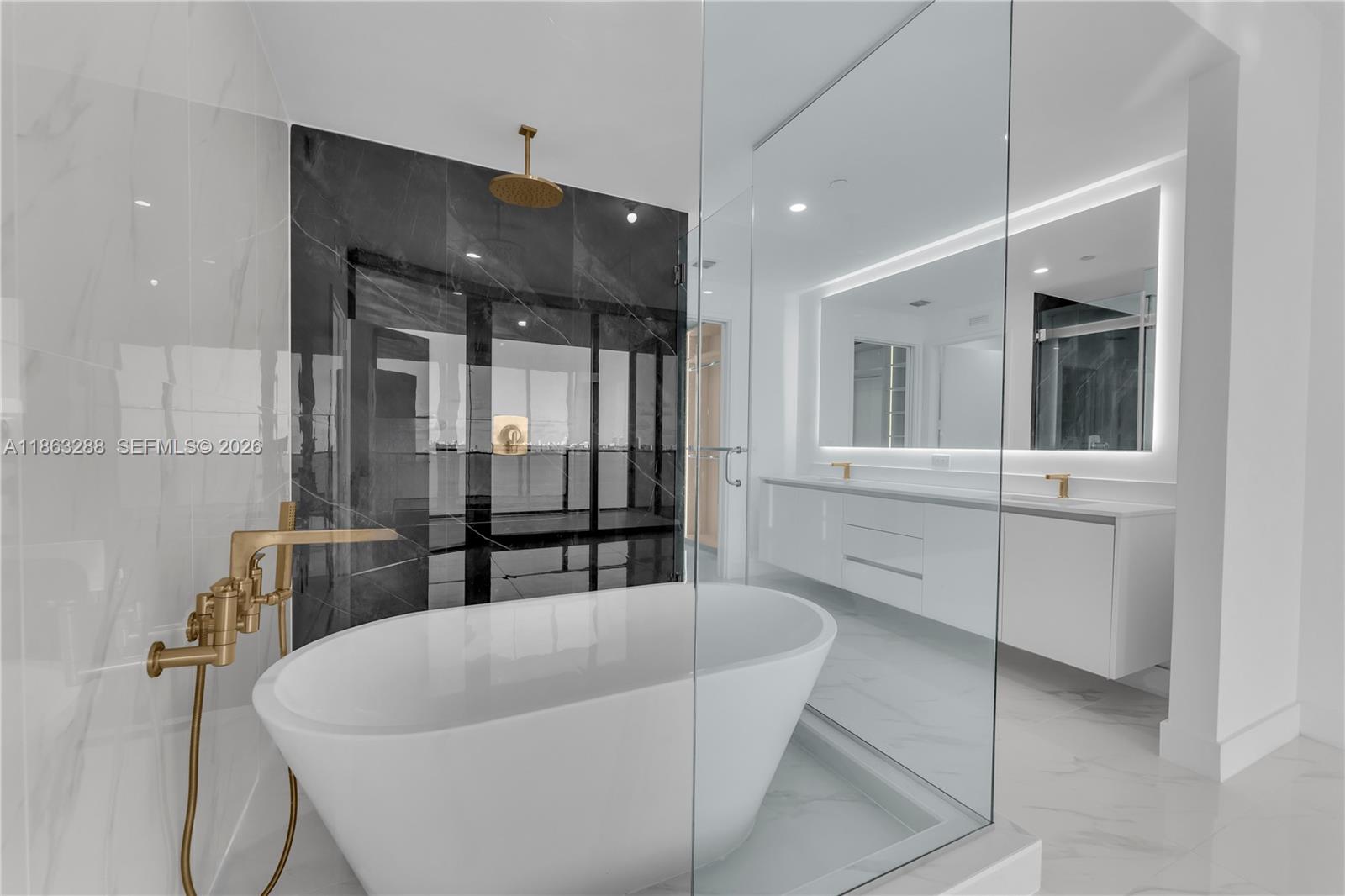 ARIA RESERVE - Residential