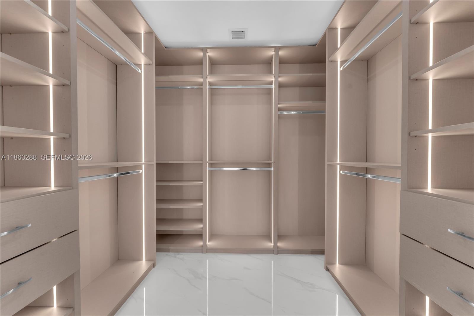 ARIA RESERVE - Residential