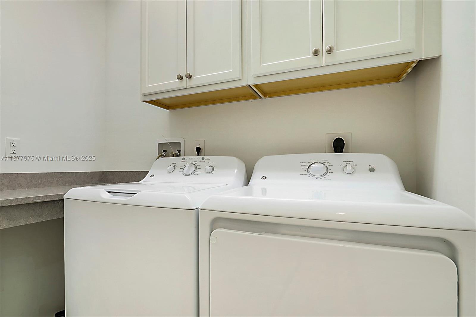 OCEAN BREEZE TOWNHOMES AT - Residential