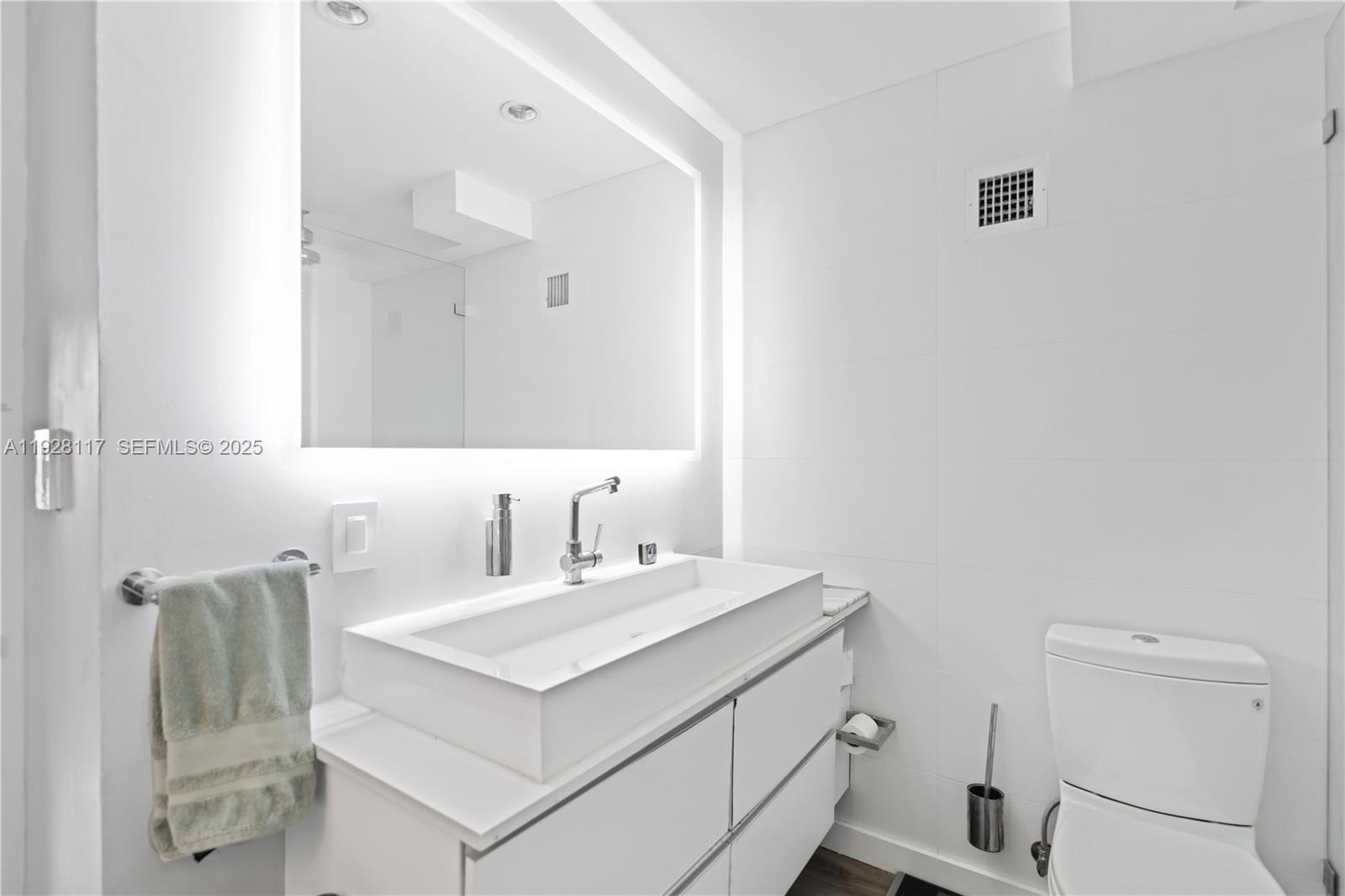 MIRADOR 1200 CONDO - Residential