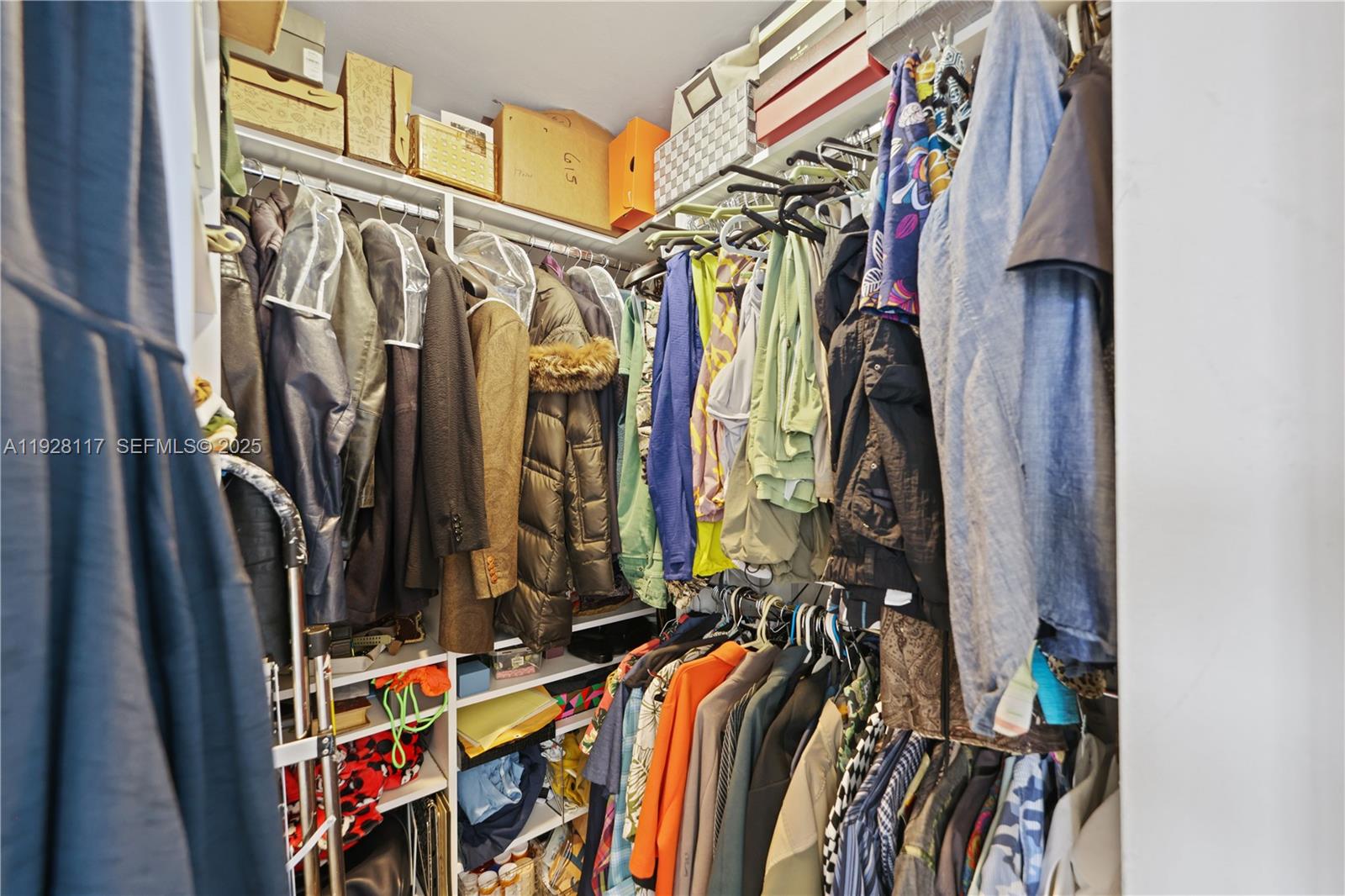 MIRADOR 1200 CONDO - Residential