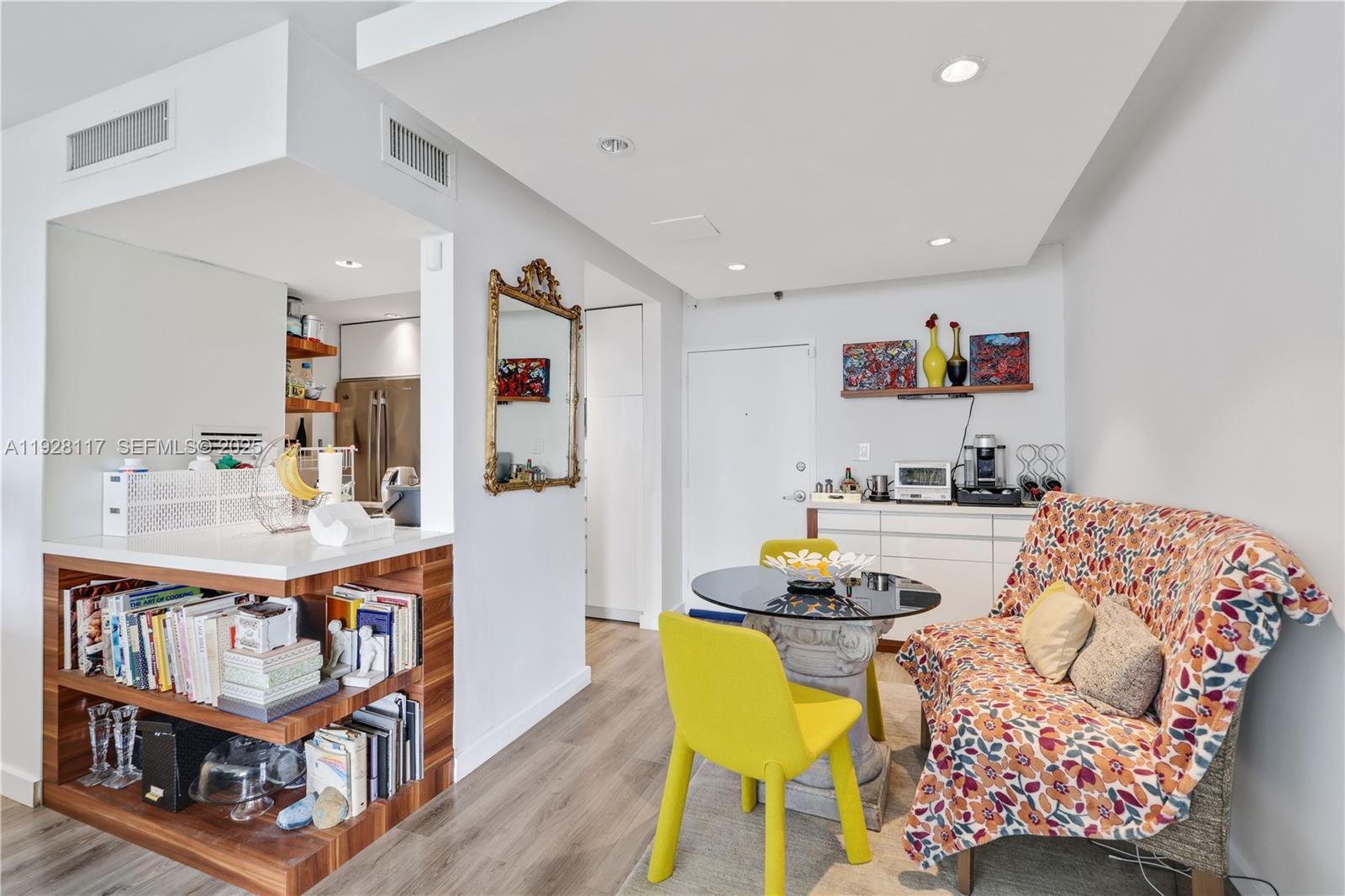 MIRADOR 1200 CONDO - Residential