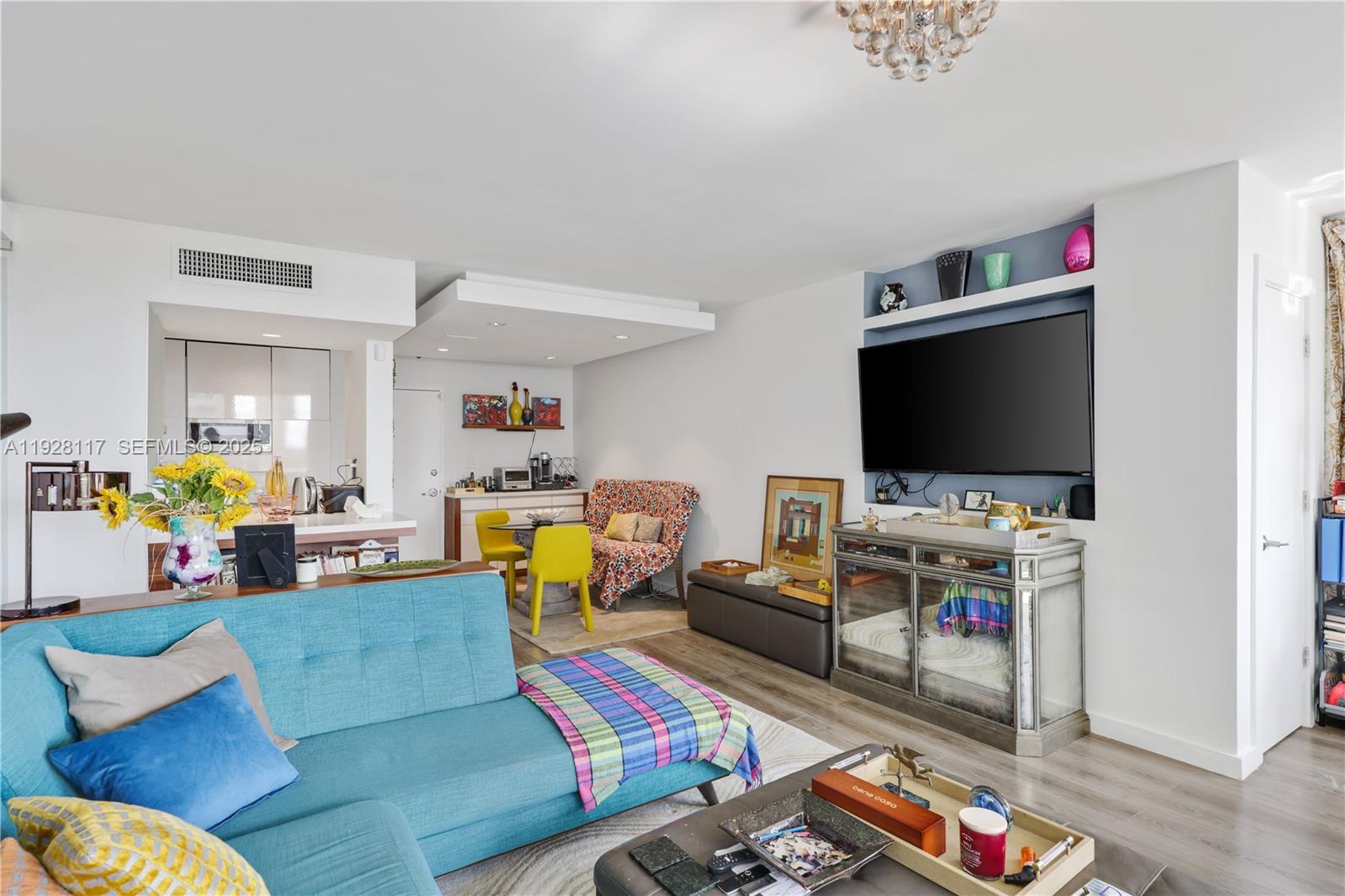 MIRADOR 1200 CONDO - Residential