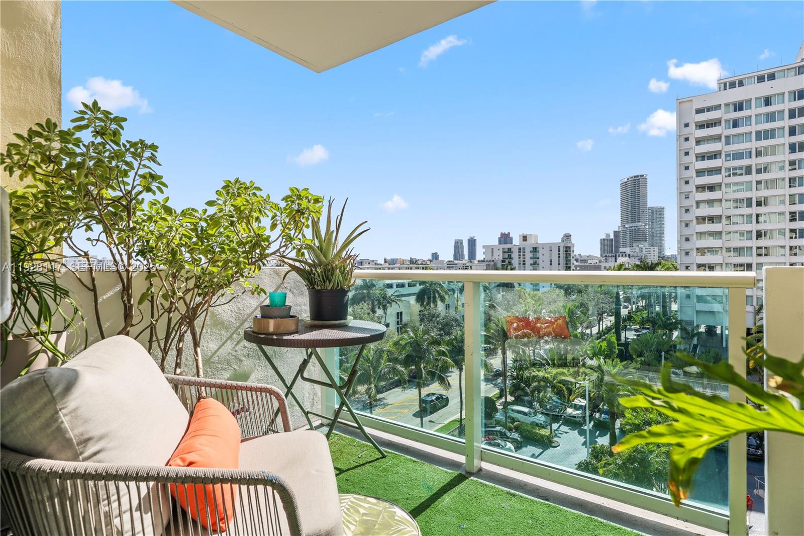 MIRADOR 1200 CONDO - Residential