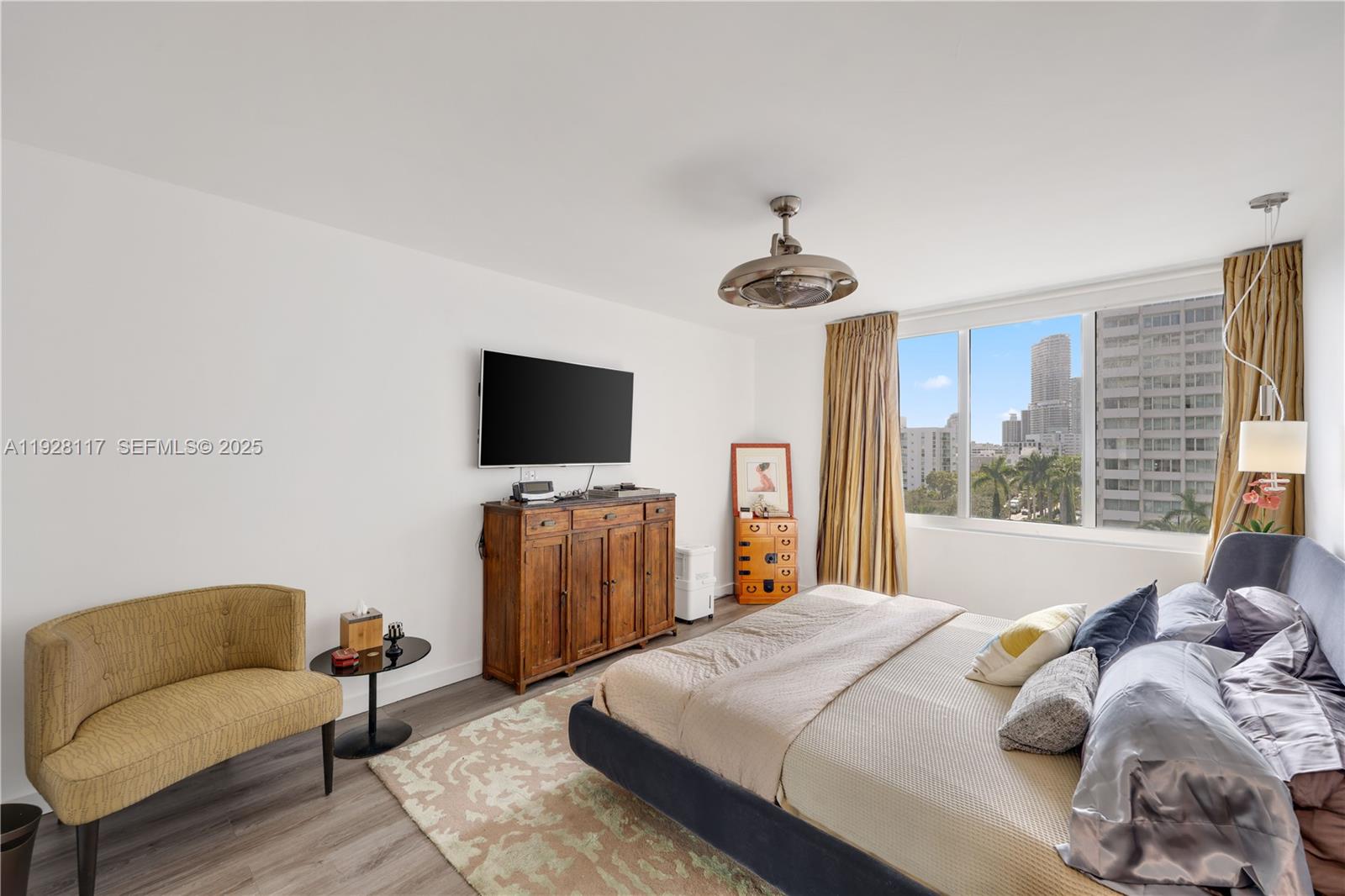 MIRADOR 1200 CONDO - Residential