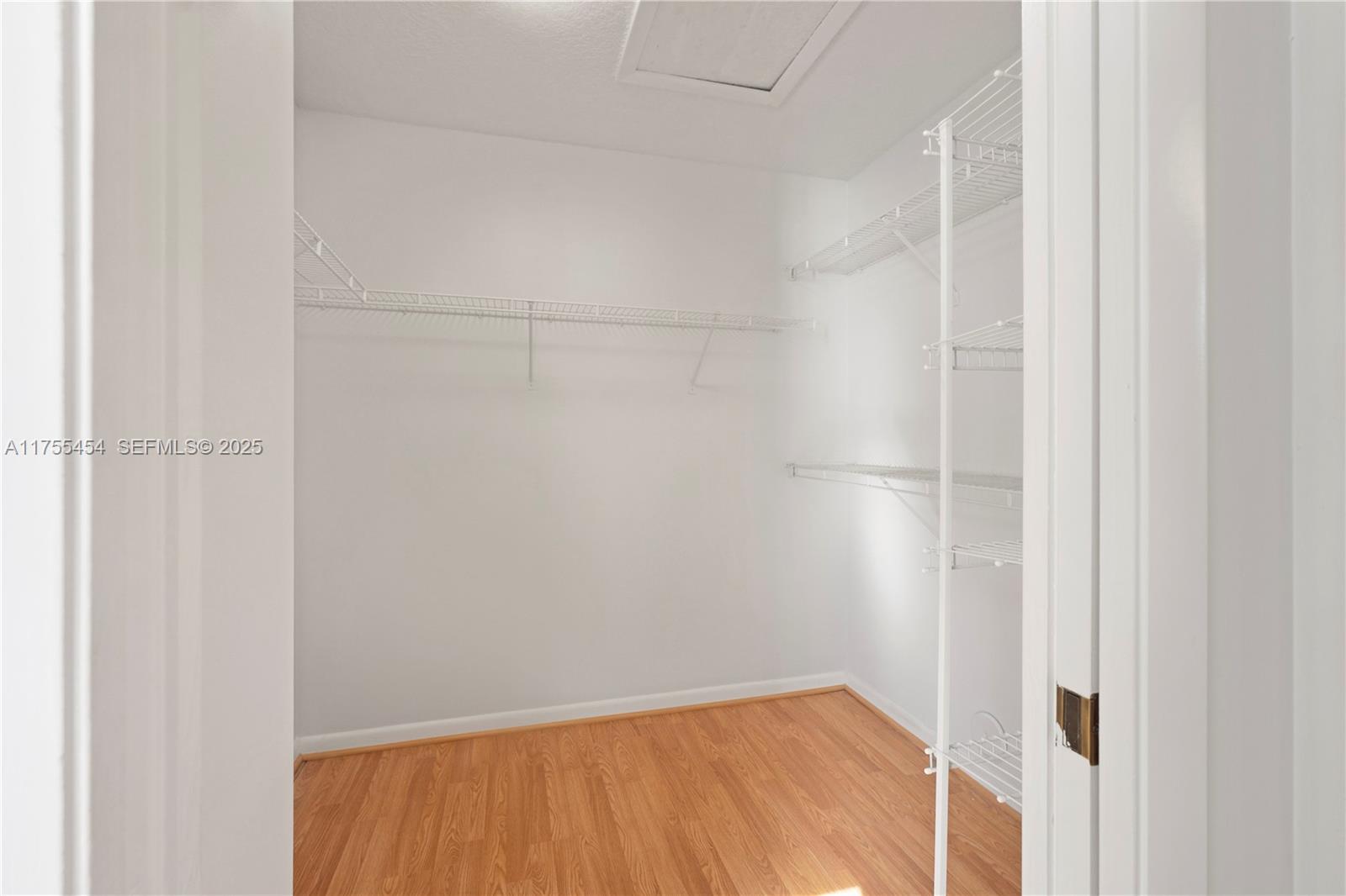 EMBASSY LAKES - Residential