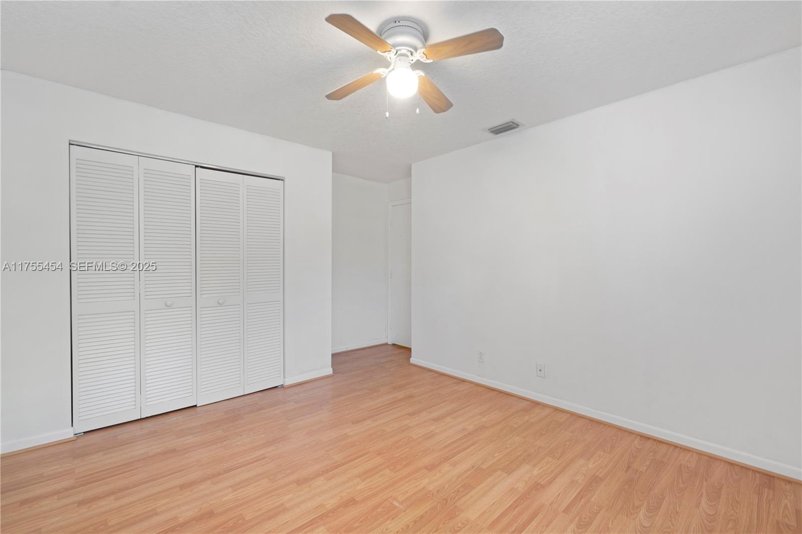 EMBASSY LAKES - Residential