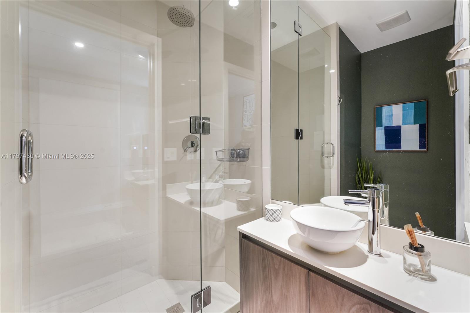 GRAN PARAISO CONDO - Residential Lease