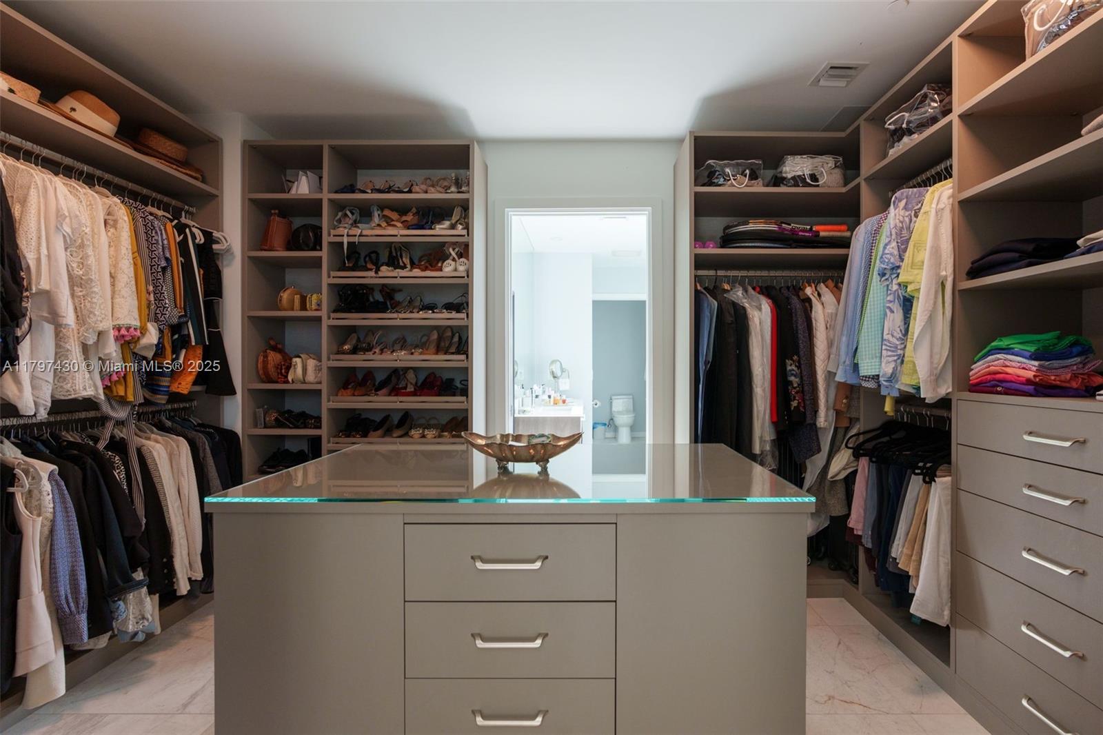 GRAN PARAISO CONDO - Residential Lease