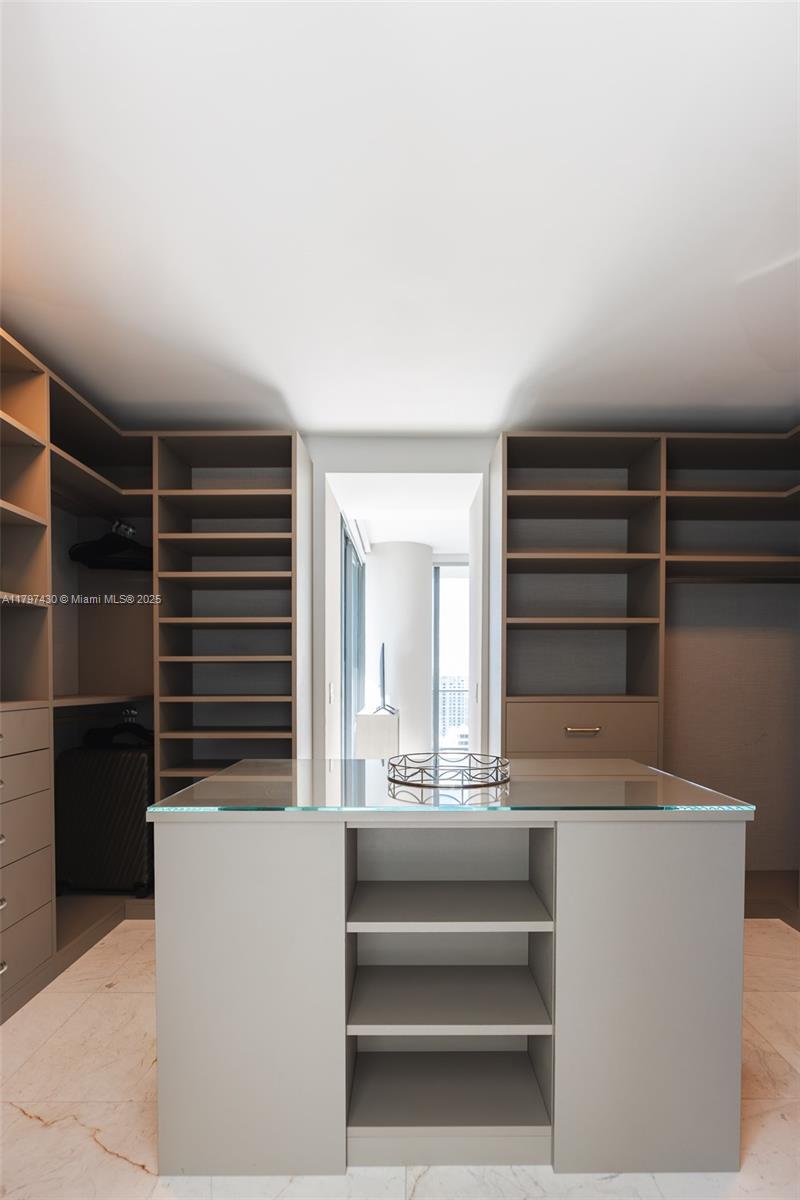 GRAN PARAISO CONDO - Residential Lease