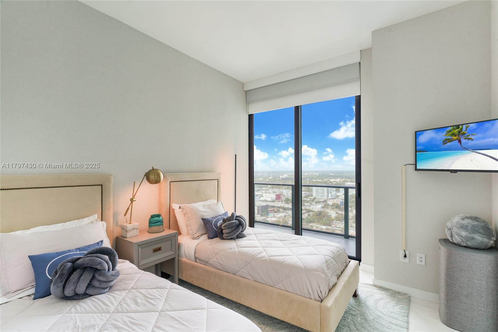 GRAN PARAISO CONDO - Residential Lease