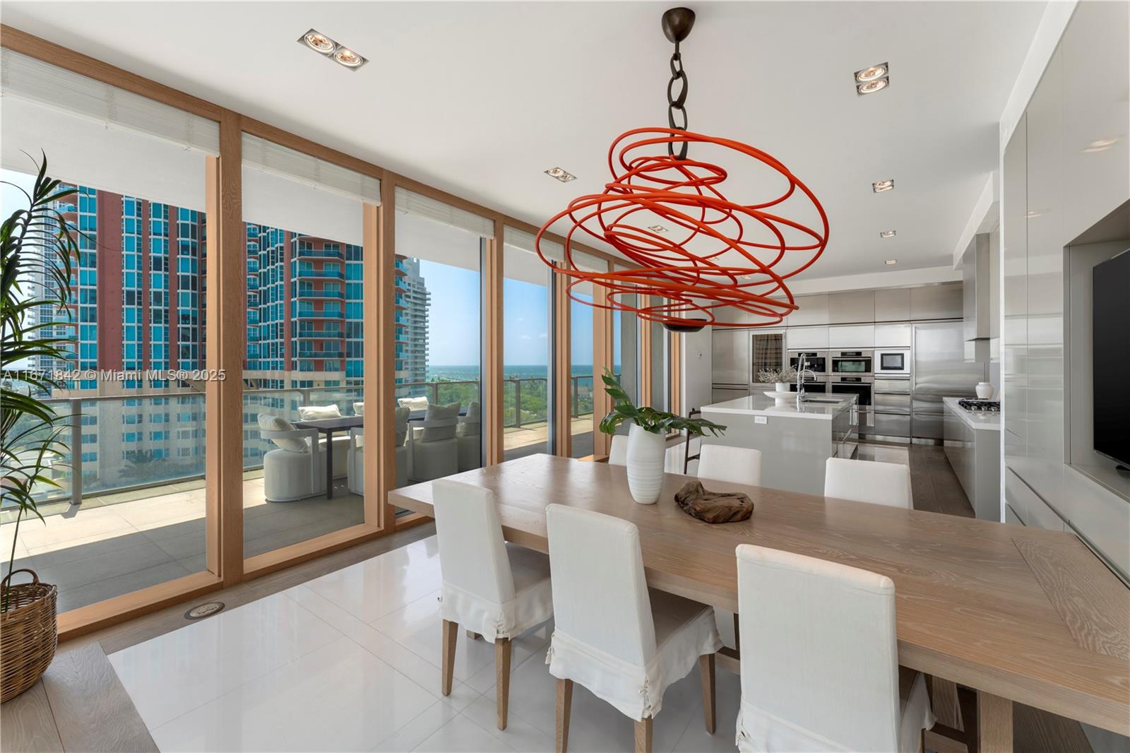 800 S Pointe Dr 901