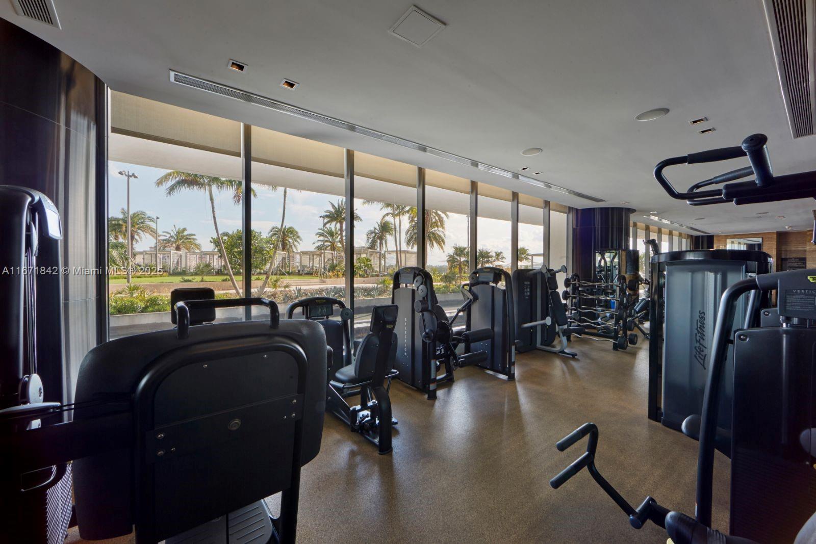 APOGEE CONDO - Residential