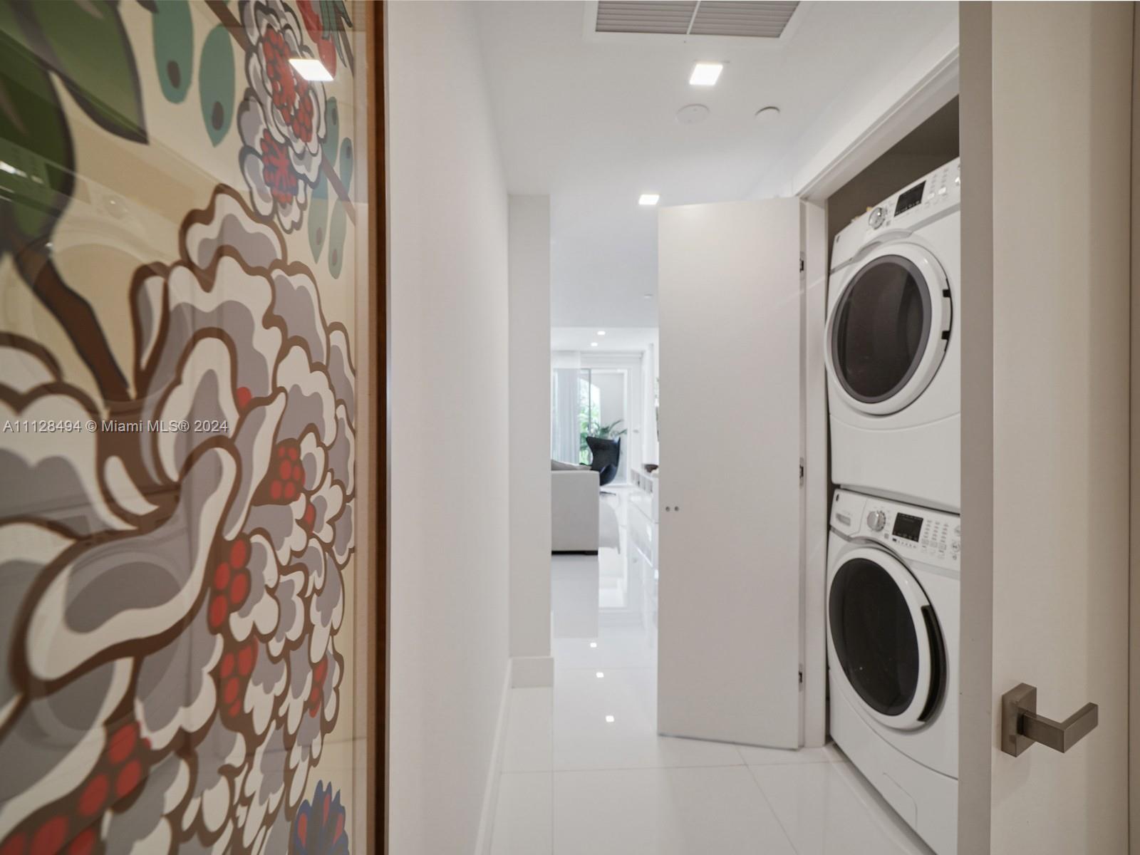 SEASIDE CONDO - Residential Lease