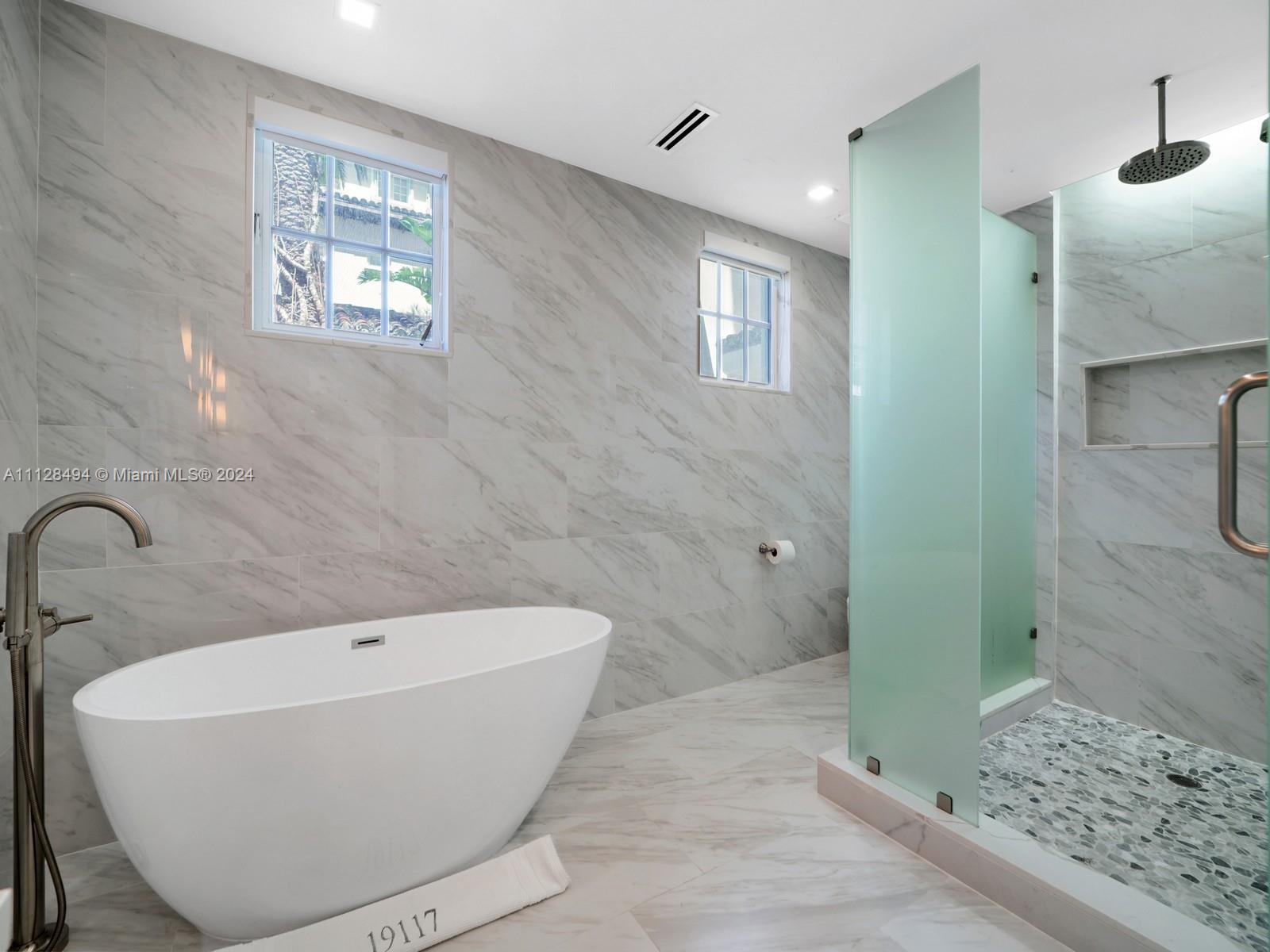 SEASIDE CONDO - Residential Lease