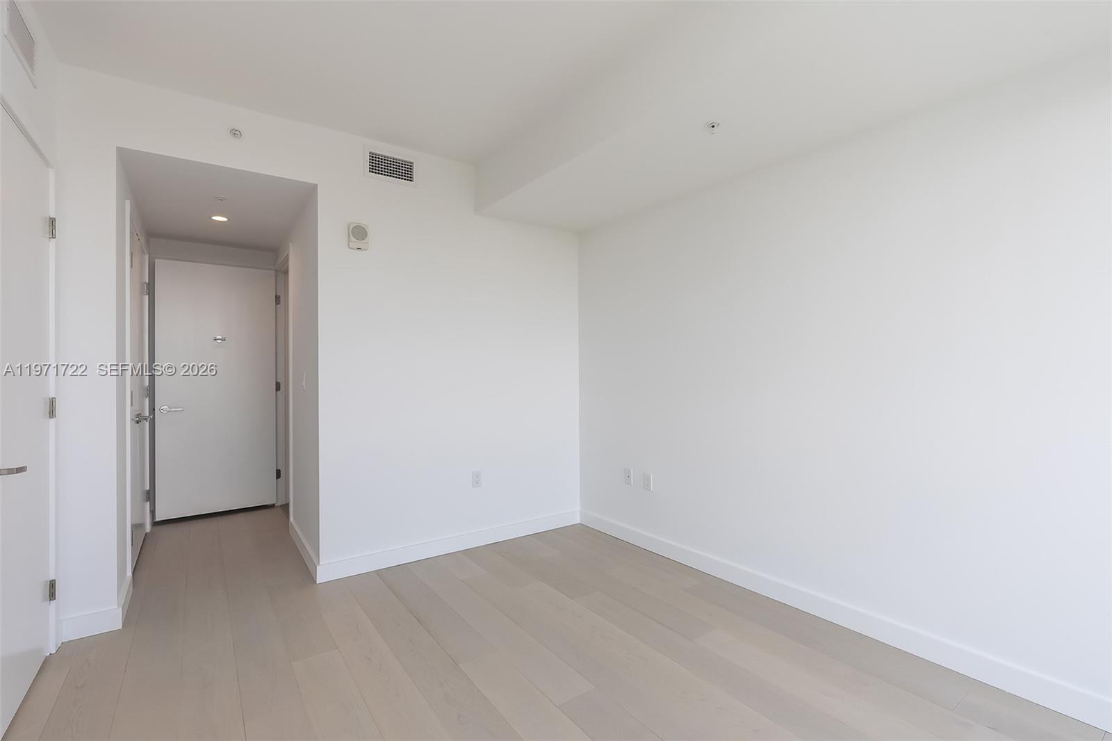 LA BAIA CONDOMINIUM - Residential